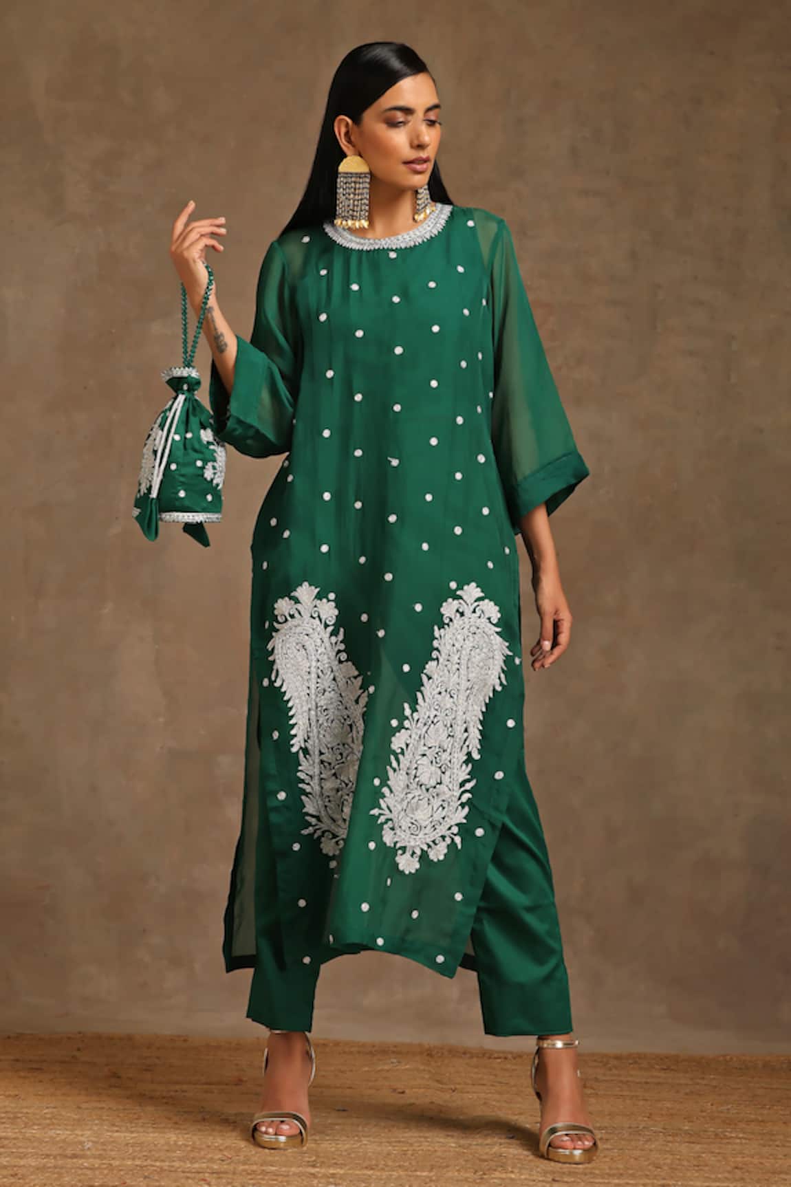 Wazir C Kashmiri Tilla Embroidered Kurta With Pant 