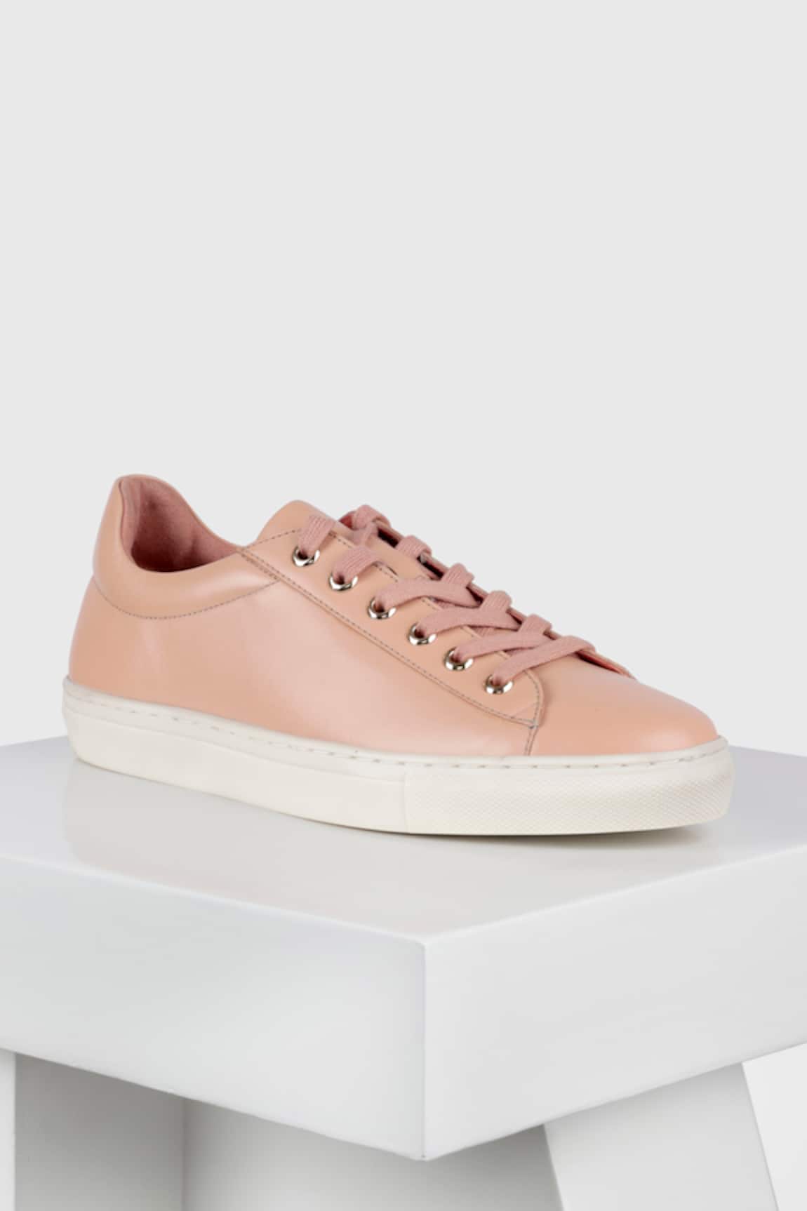 OROH Bailen Solid Leather Sneakers
