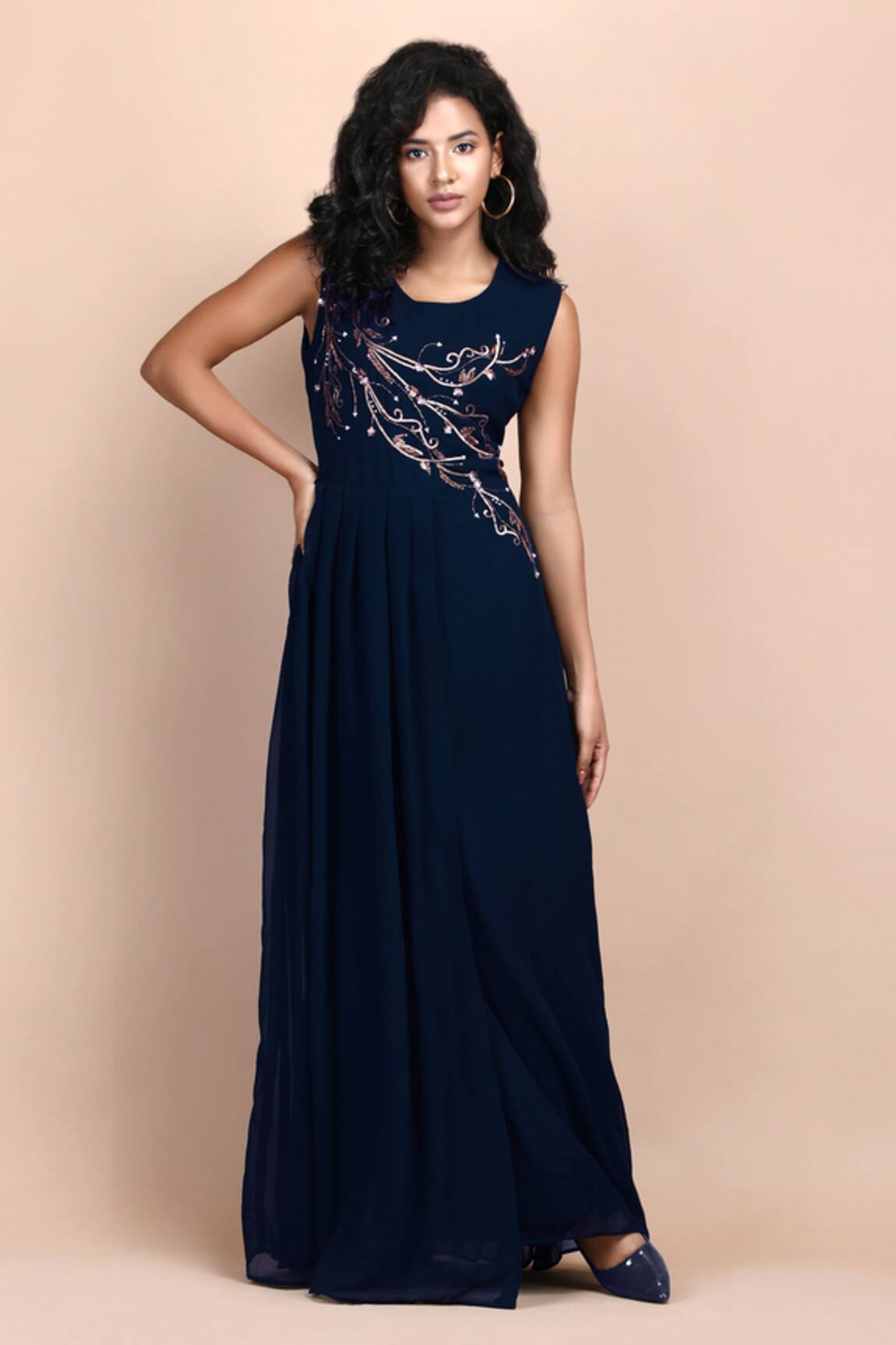 Label Ivish River Daisy Floral Embroidered Dress