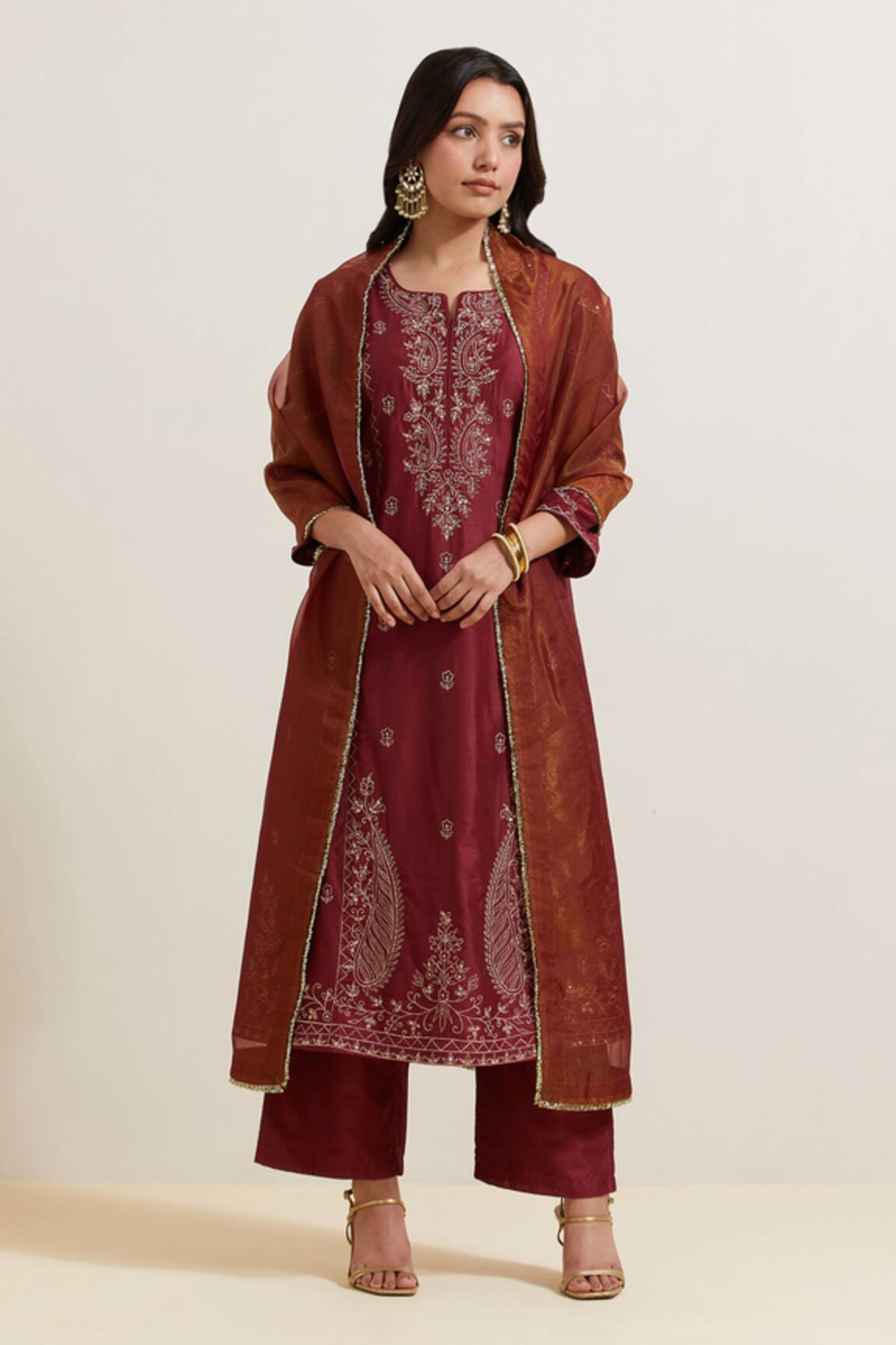 Priya Chaudhary Floral Embroidered Chanderi Silk Kurta Set