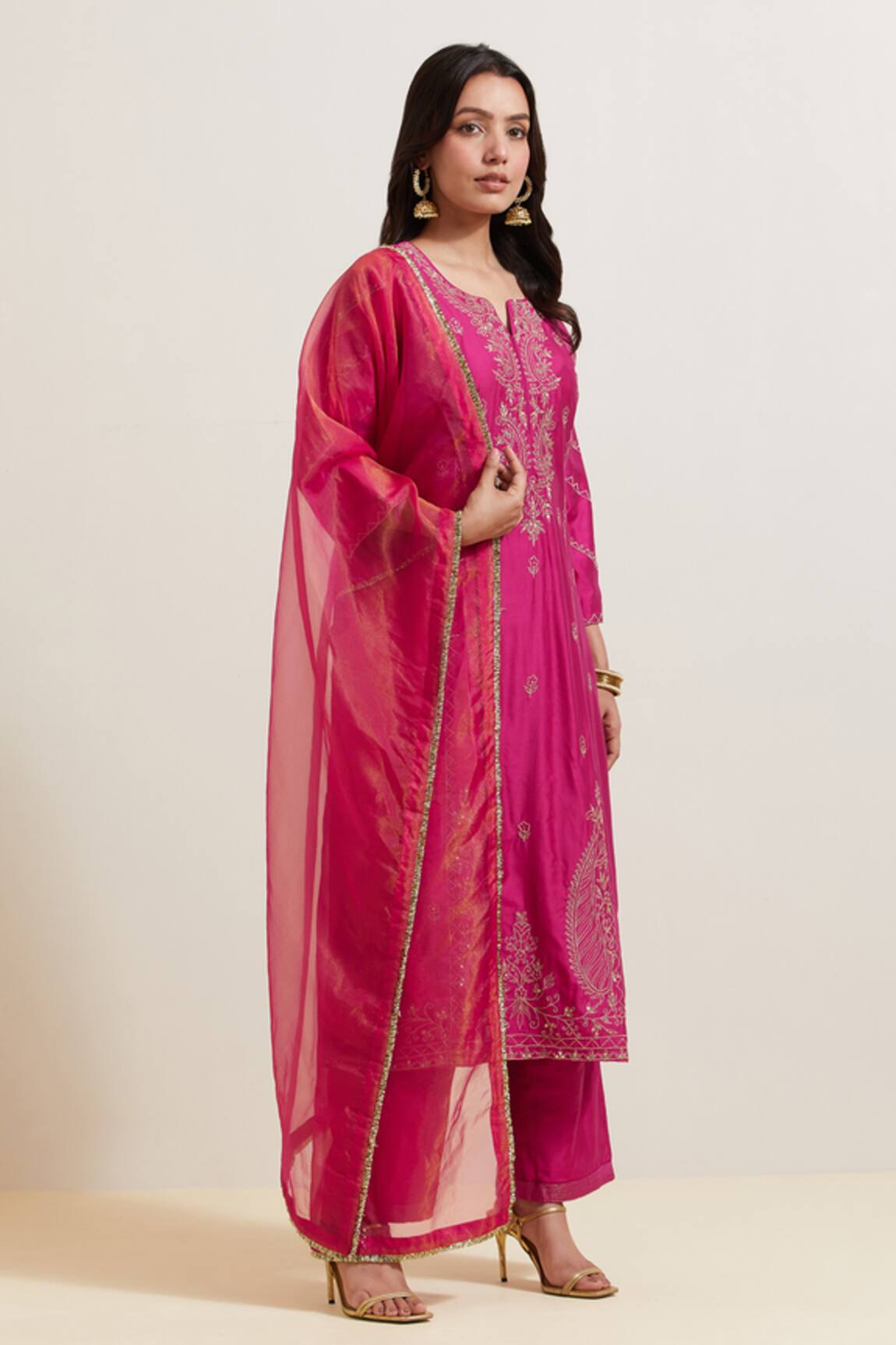 Priya Chaudhary Paisley Embroidered Chanderi Silk Kurta Set