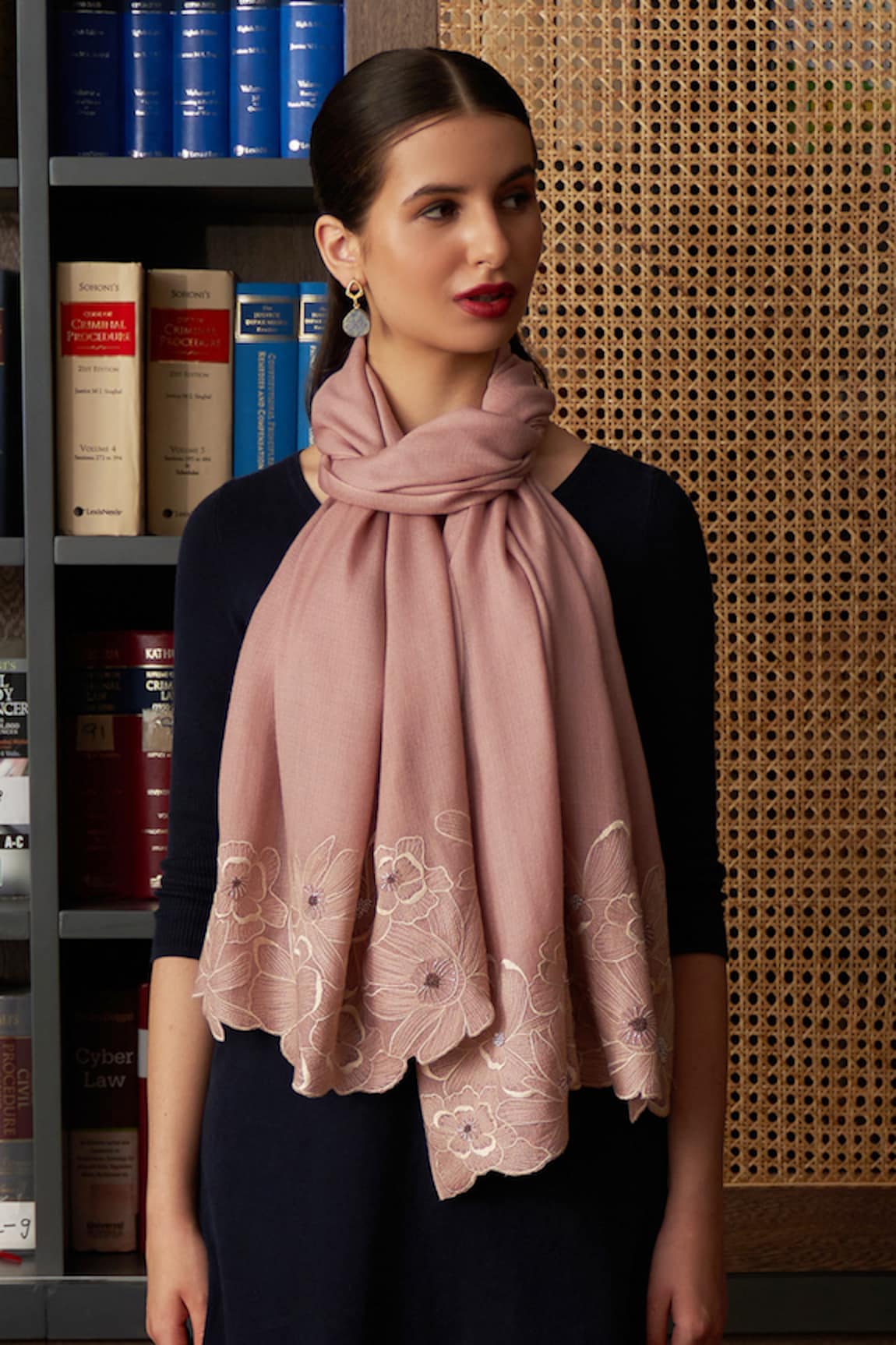 MAULI CASHMERE Magnolia Bloom Pattern Stole