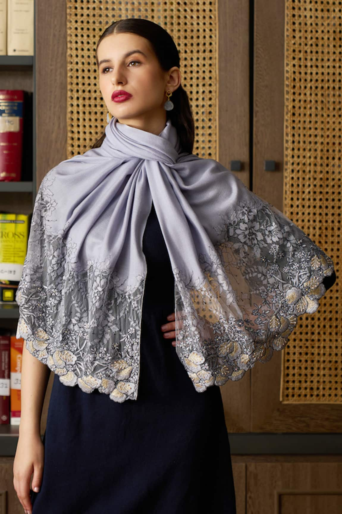 MAULI CASHMERE Dainty Petals Embroidered Stole