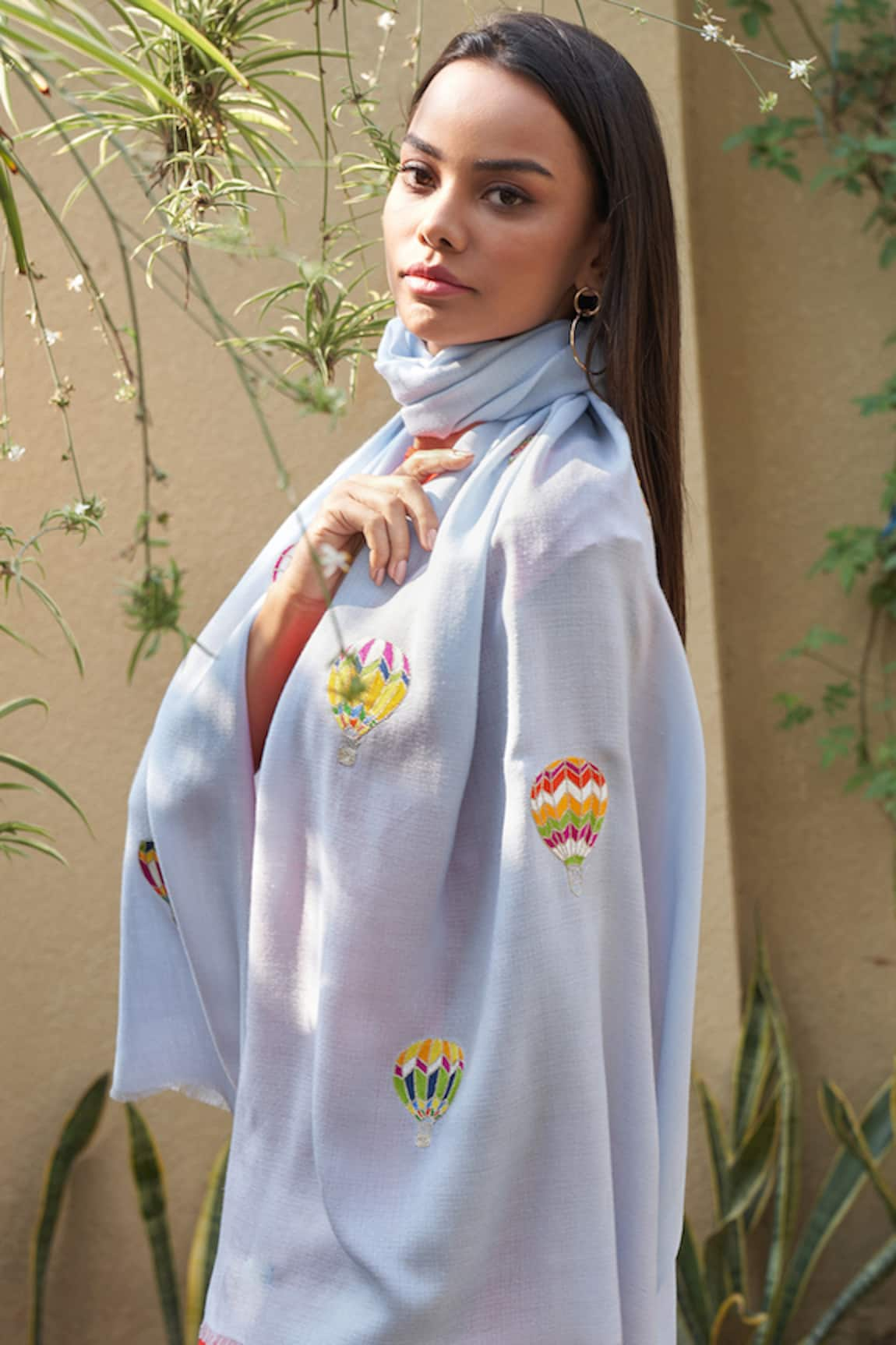 MAULI CASHMERE Fly Into The Sky Embroidered Stole