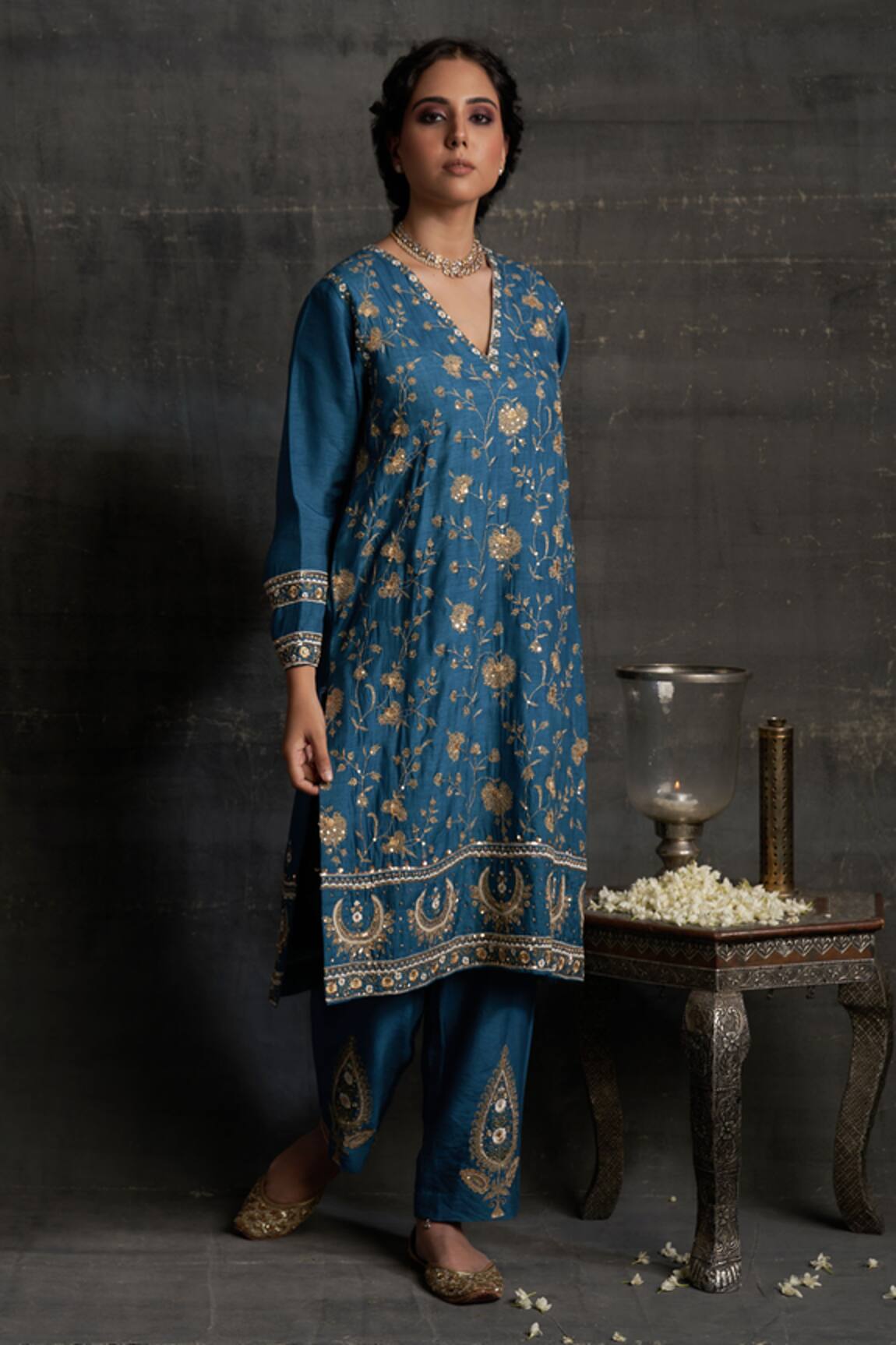 Bo tree Nargis Embroidered Kurta Pant Set