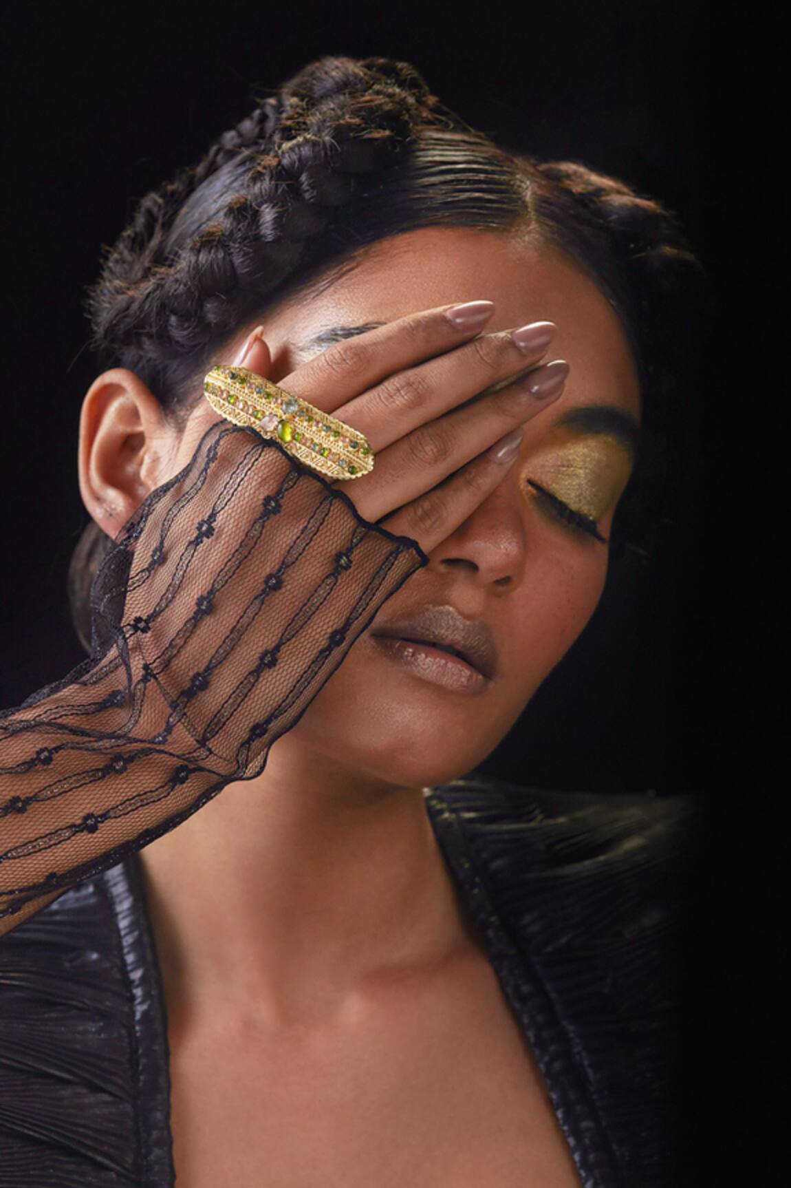 Aulerth X JJ Valaya Azra Geometric Cut Work Double Ring 