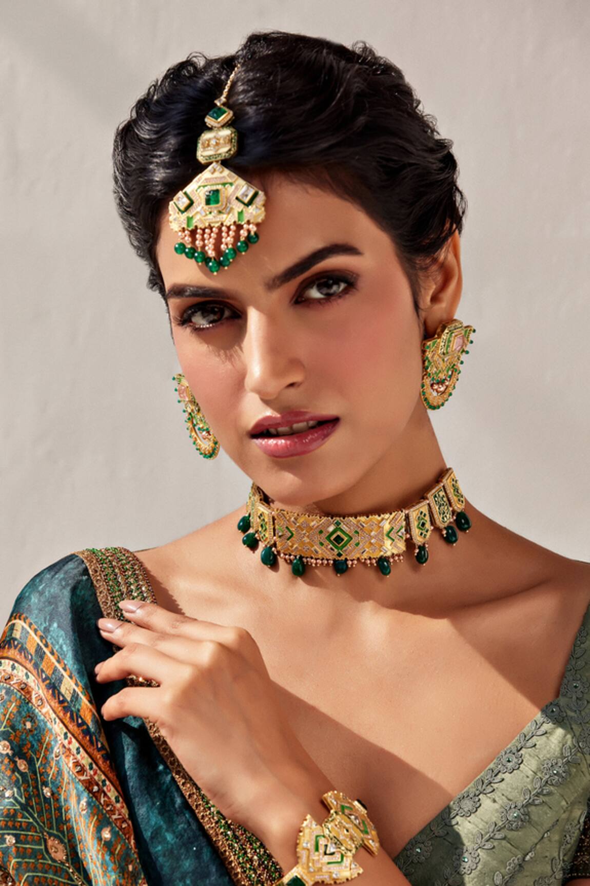Aulerth X JJ Valaya Emerald Embellished Maangtikka 
