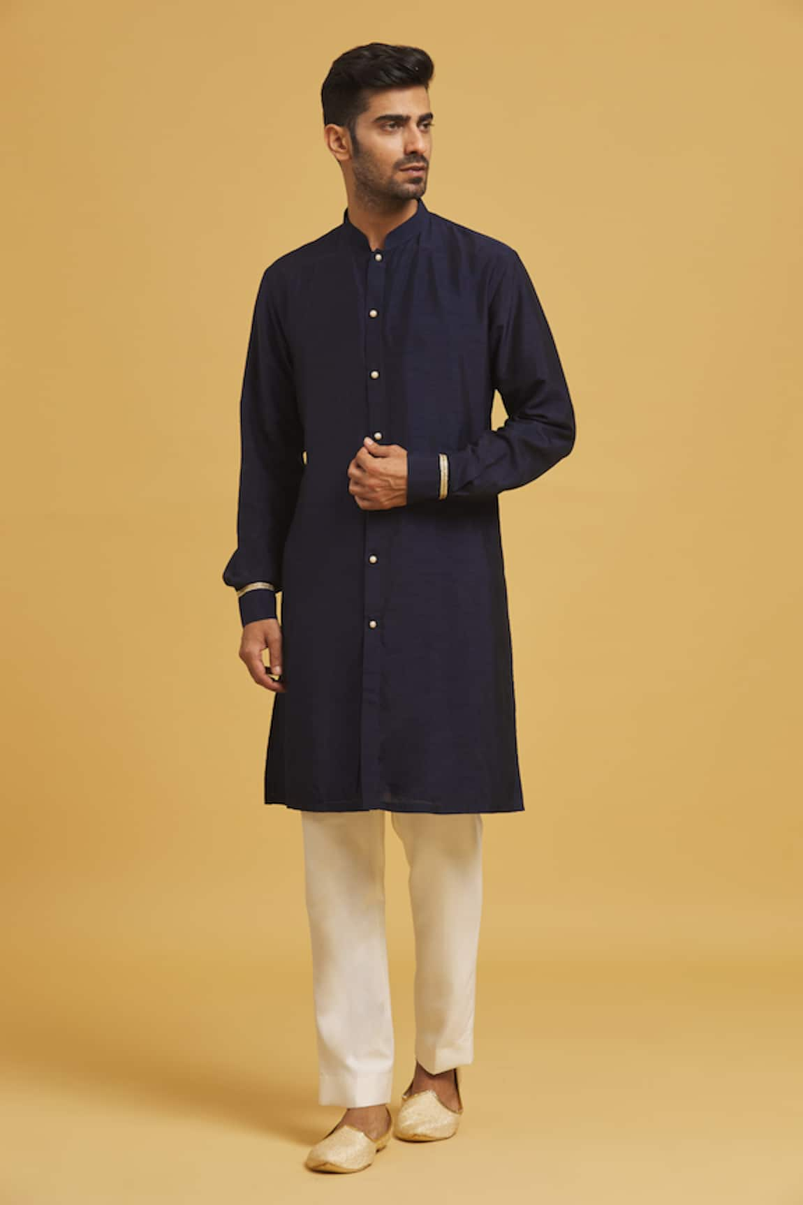 Seirra Thakur Solid Kurta & Straight Pant Set