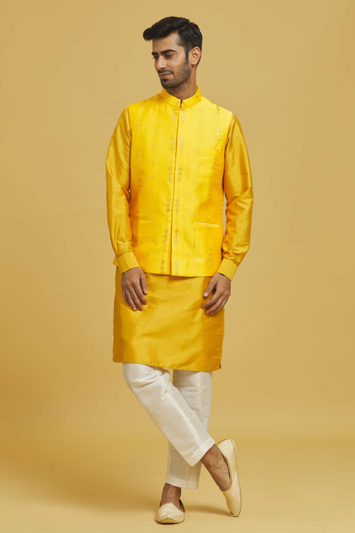 Rng Safawala Sequined Yellow Bundi & Kurta Set 