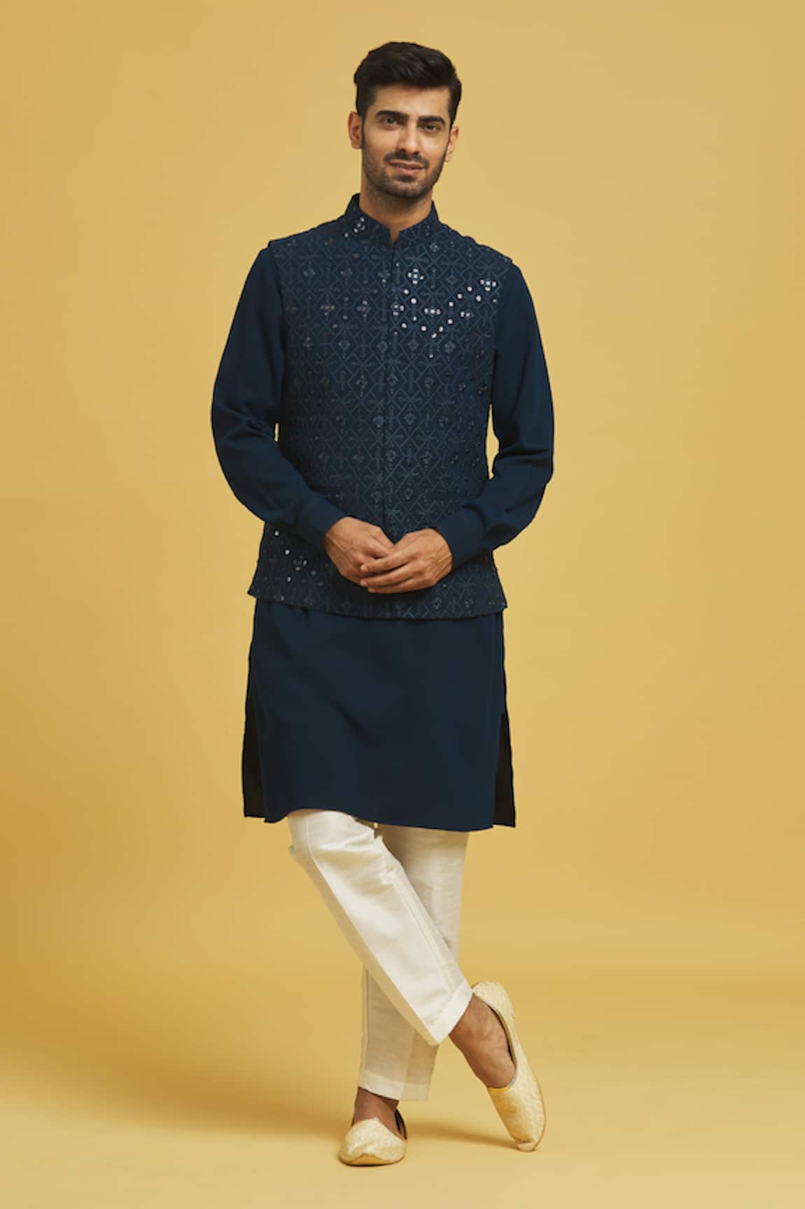 Rng Safawala Embroidered Bundi Jacket & Kurta Set 