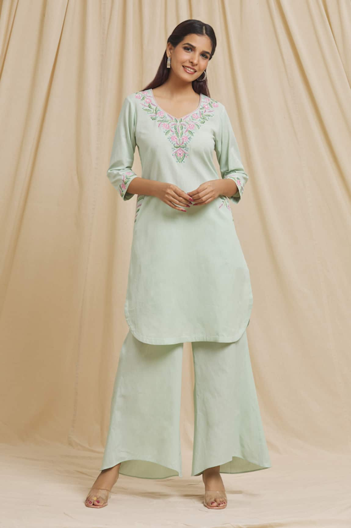 Tarini Vij Dahlia Garden Embroidered Kurta With Pant