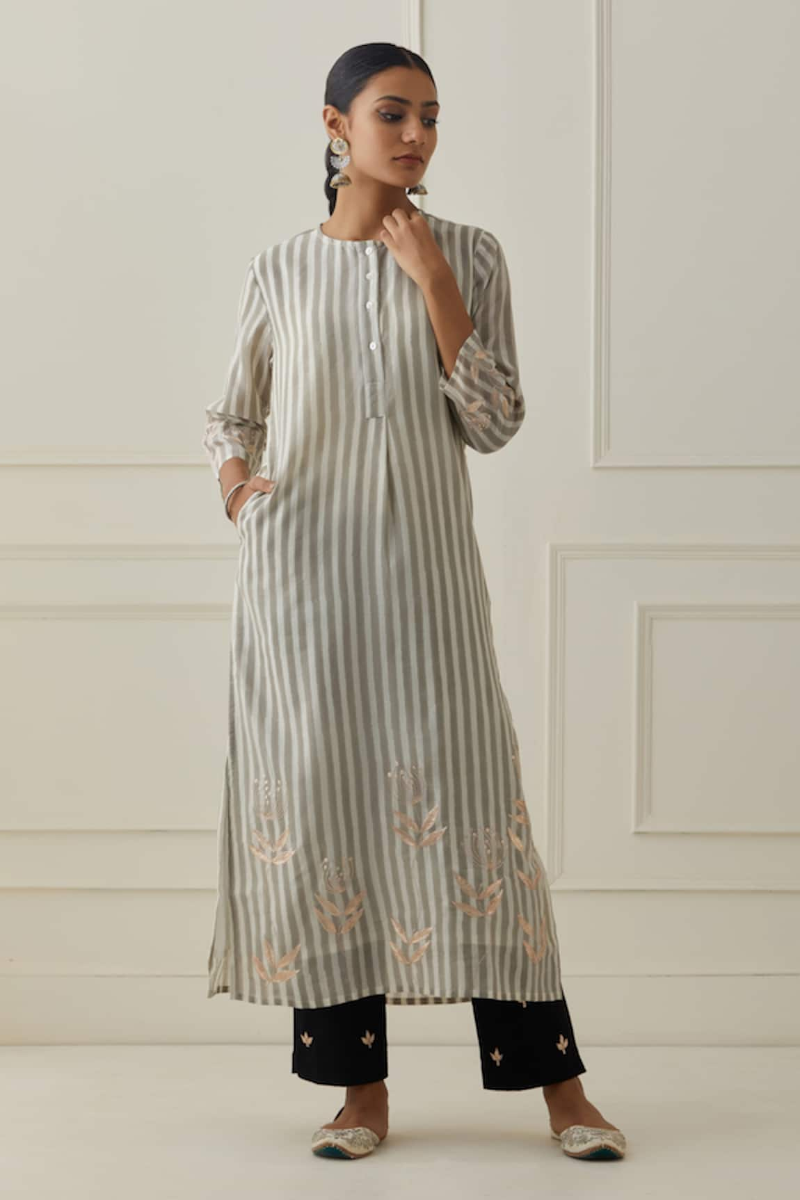 Kamaltaas Stripe Pattern Straight Fit Kurta With Pant