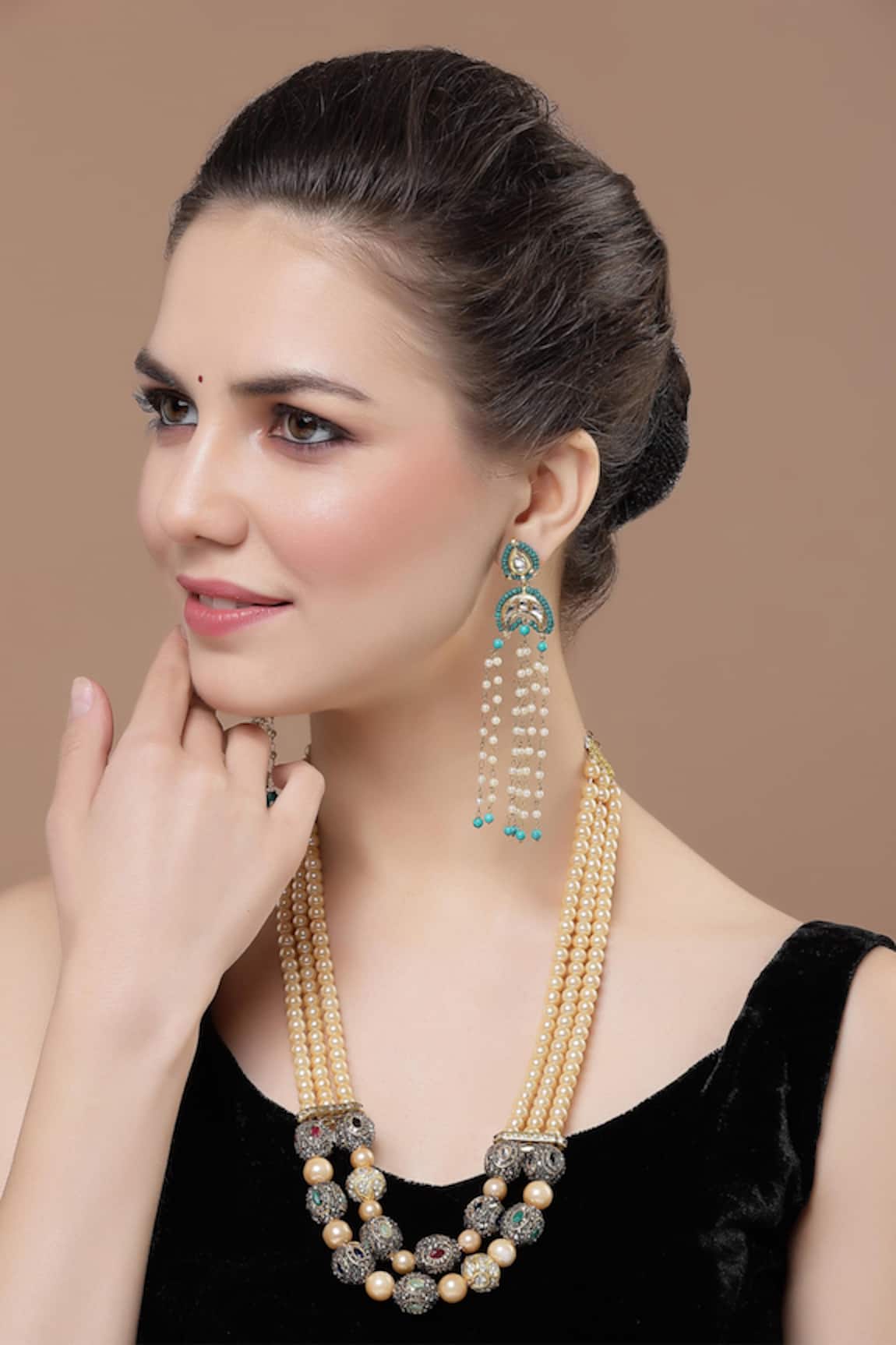 Dugran By Dugristyle Pearls & Natural Stones Embellished Necklace 