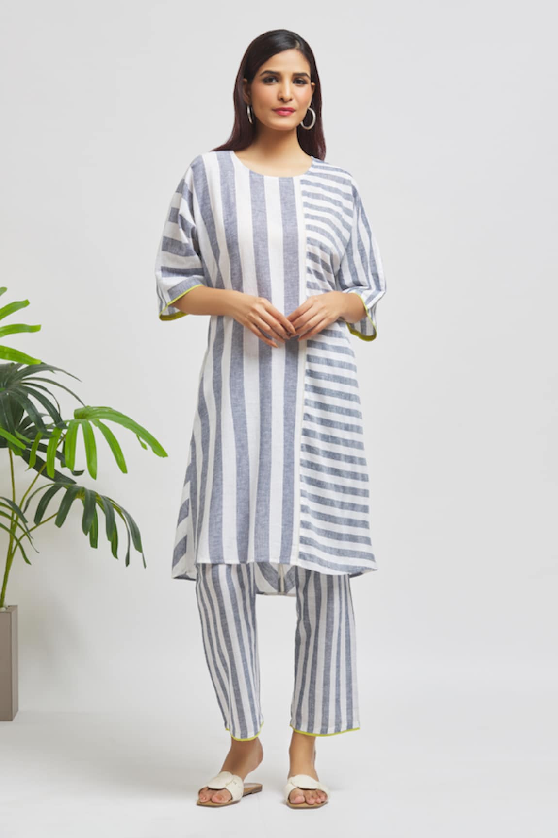 Naintara Bajaj Striped Pattern Kurta & Pant Set