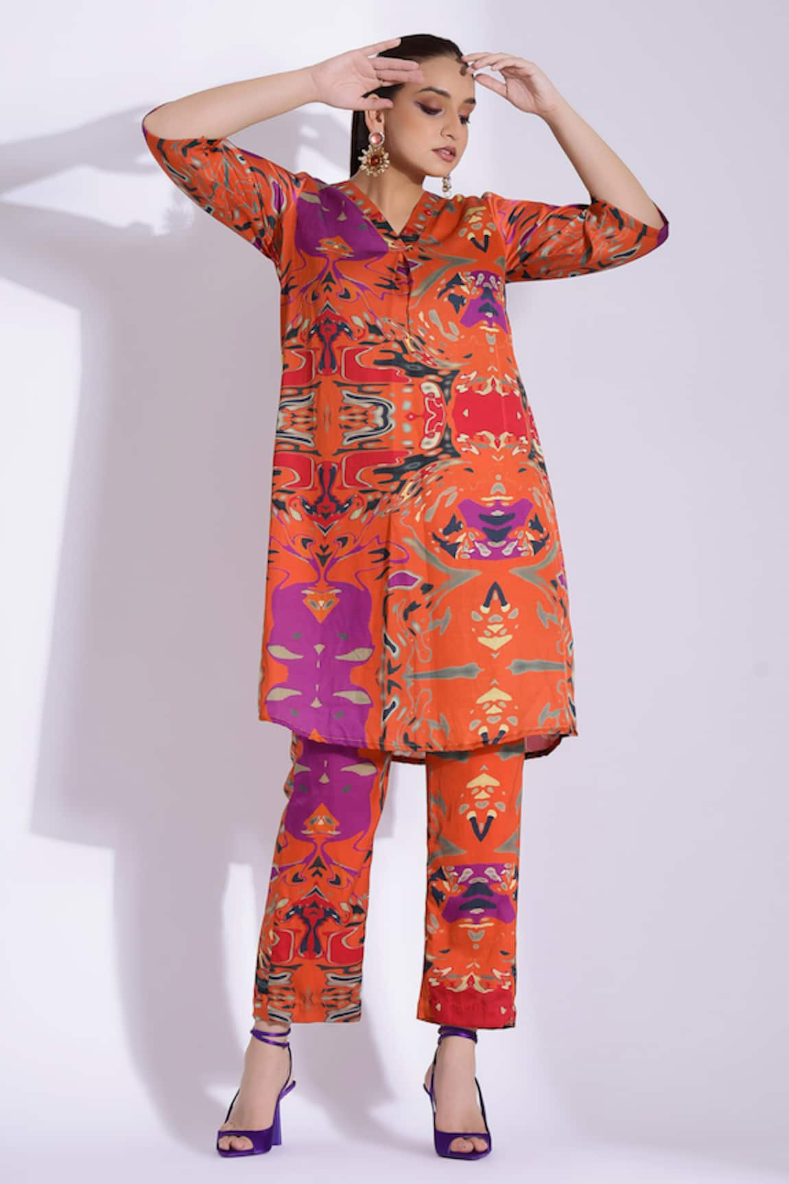 Studio Surbhi Cotton Silk Abstract Illusion Print Kurta With Pant