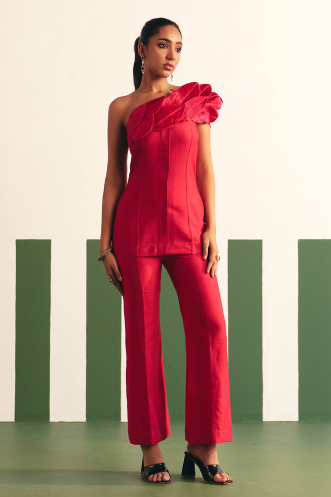 Reeti Arneja - Theklub Ruth 3D Leaf Embroidered Top With Pant