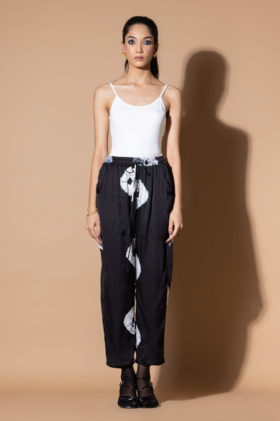 Zeefaa Abstract Pattern Straight Pant