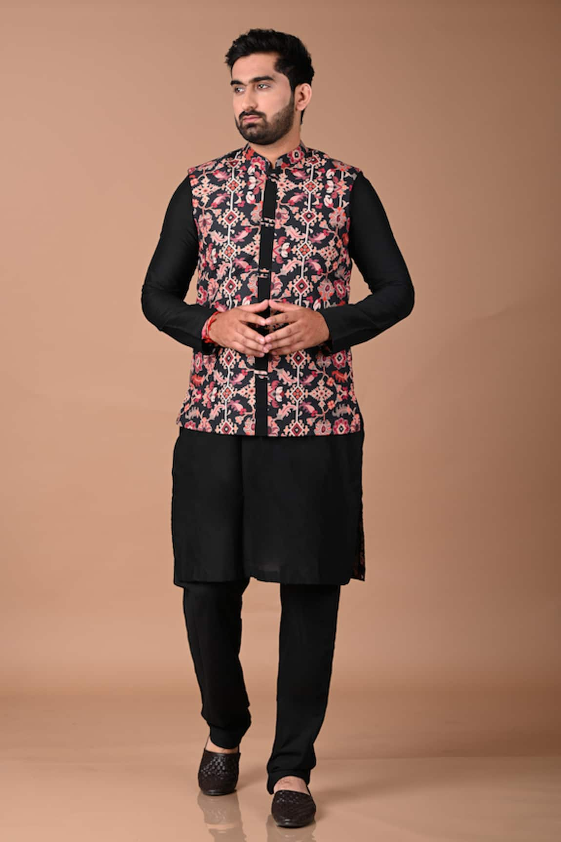 Priyanka Haralalka Ikat Print Bundi Kurta Set