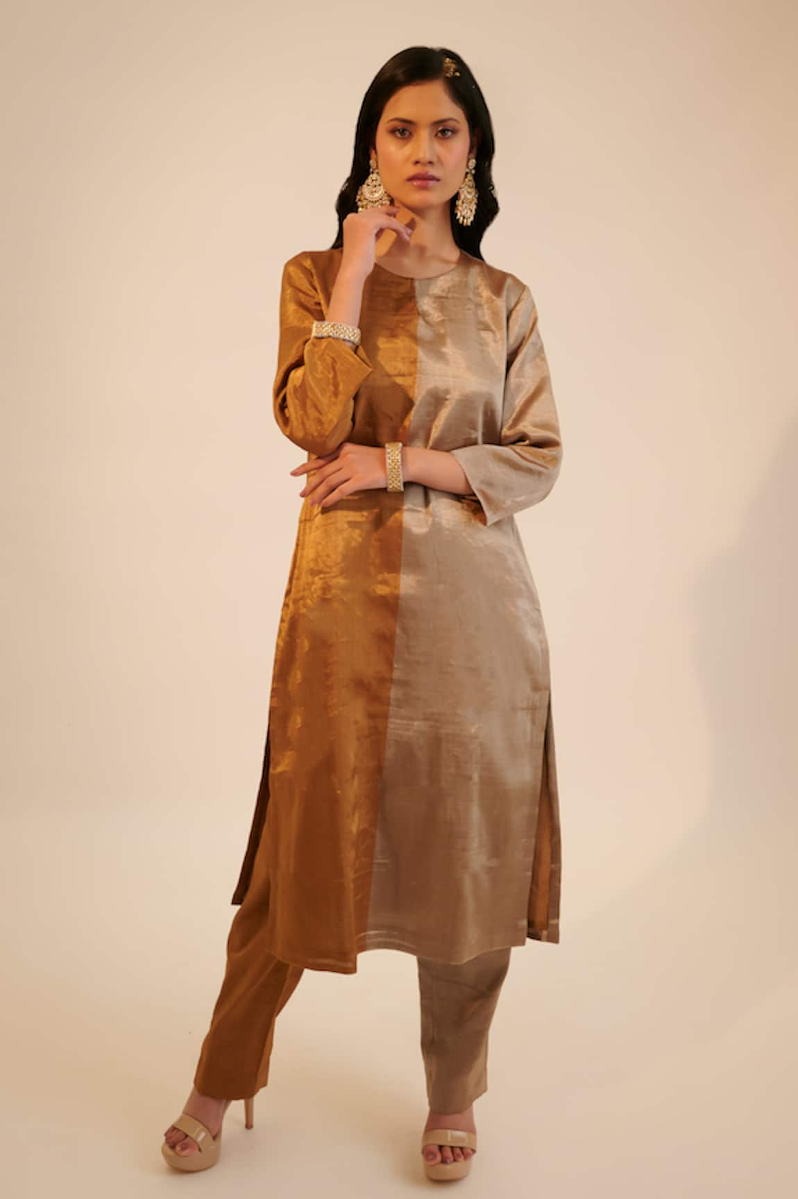 Sheela Suthar Color Block Metallic Kurta & Pant Set