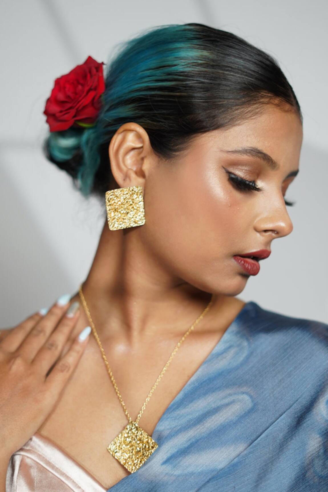 Totapari Intrigue Textured Pendant Necklace Set