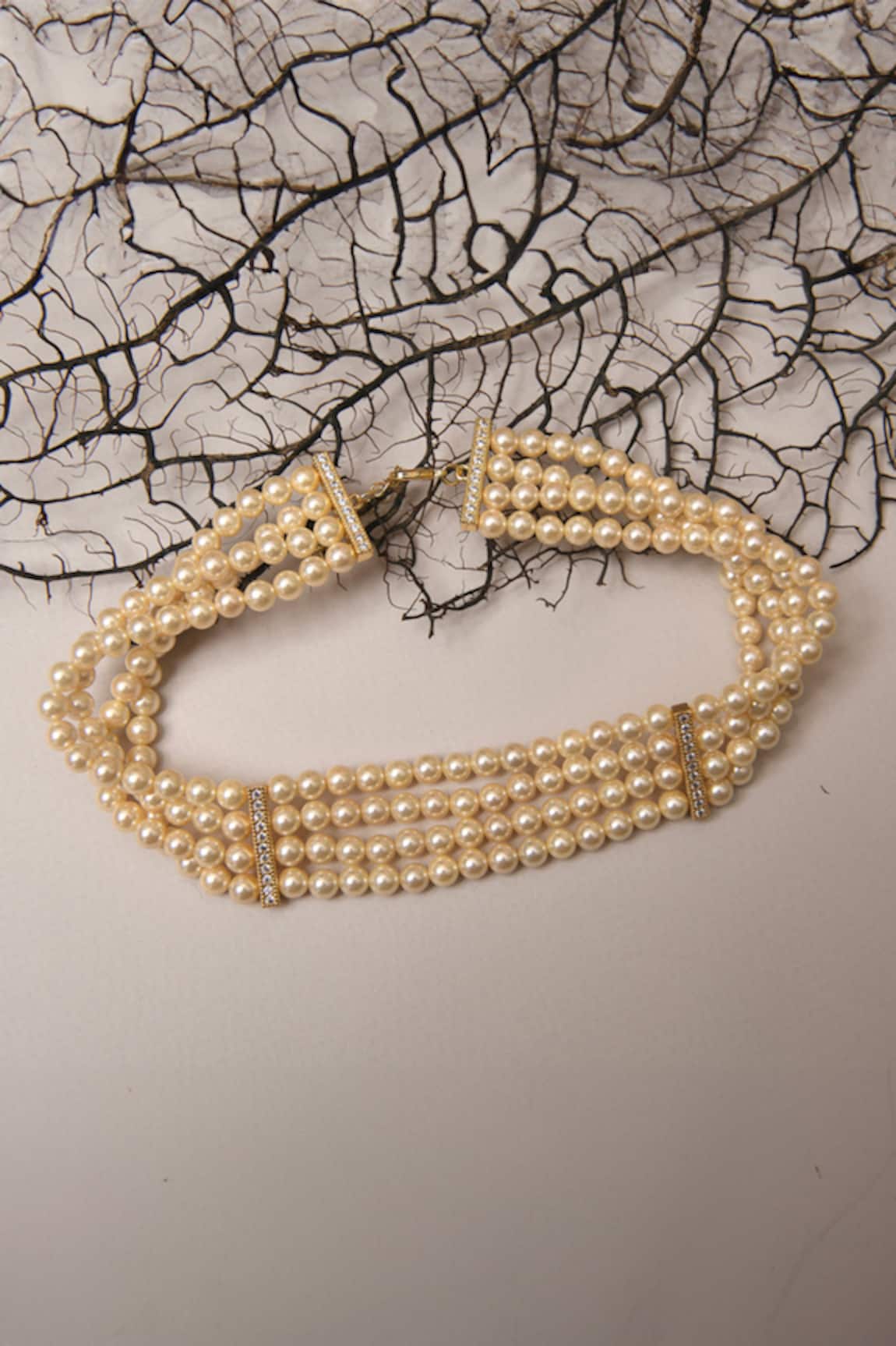 Totapari Beautiful World Pearl Three Layer Choker 