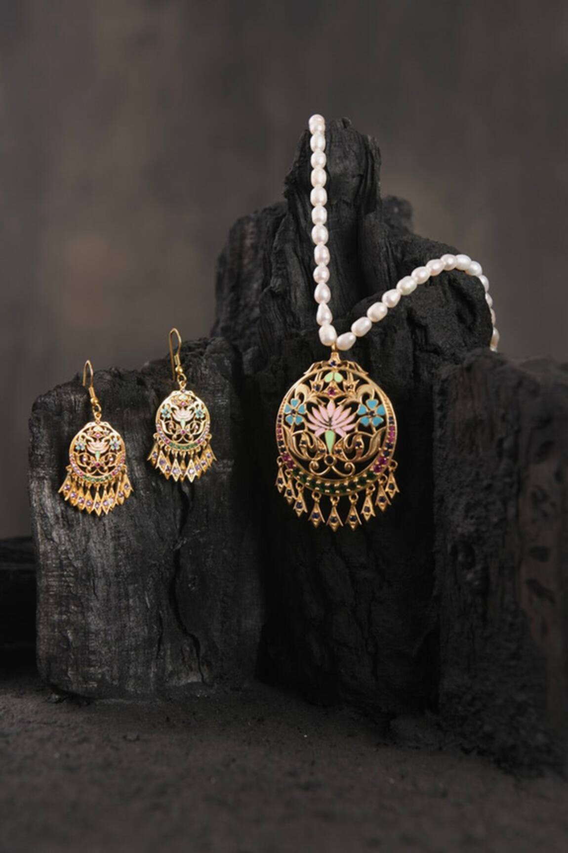 Totapari Mandakini Enamelled Pendant Pearl Necklace Set