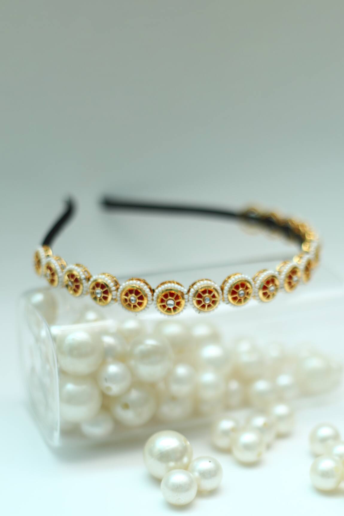 Foot Fuel Round Embellished Broach Hairband 