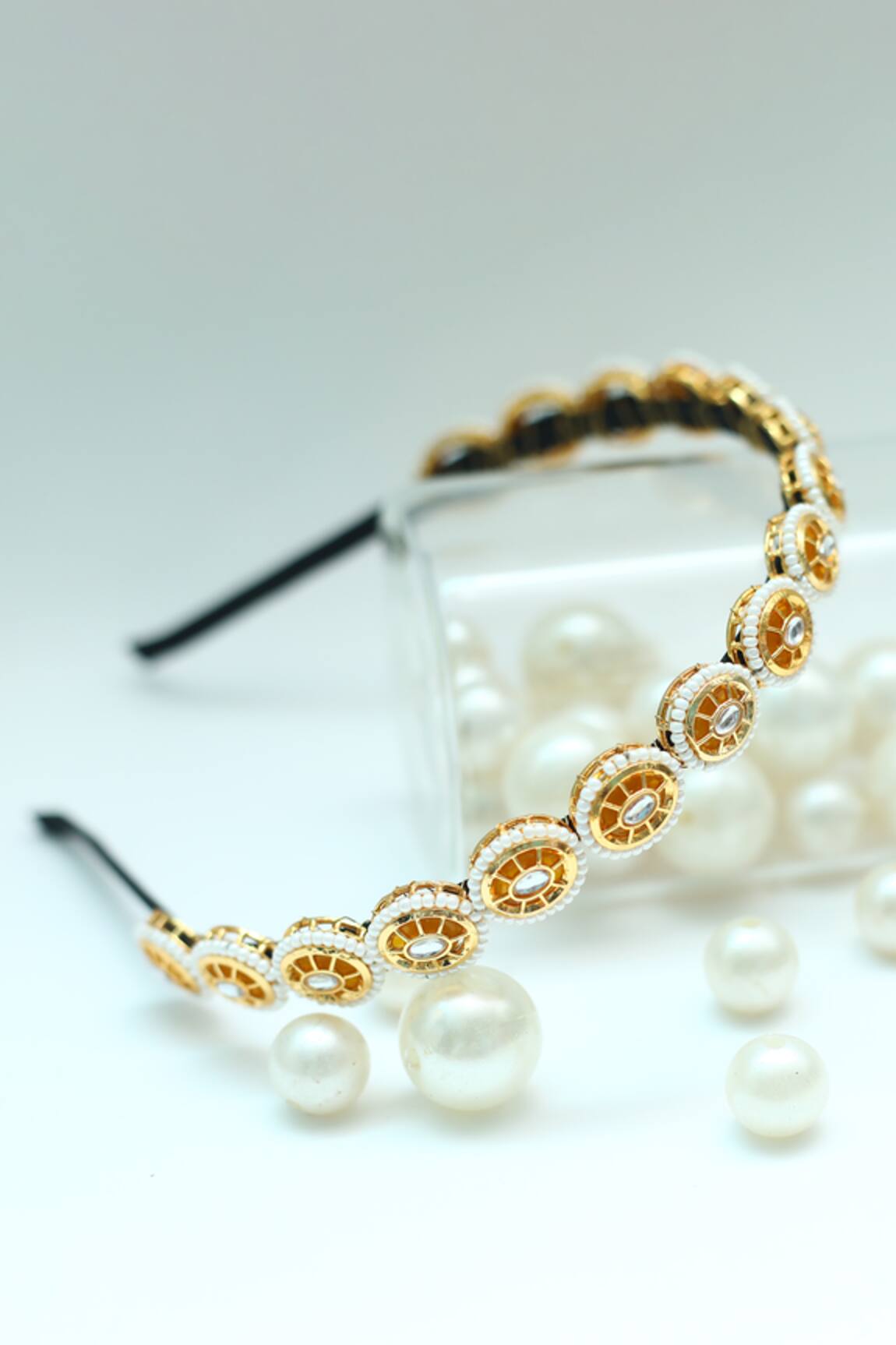 Foot Fuel Embellished Oval Broach Hairband 
