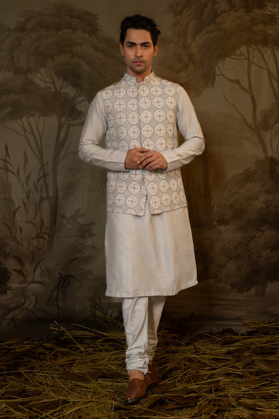 Darshika Menswear Thread Embroidered Bundi Kurta Set