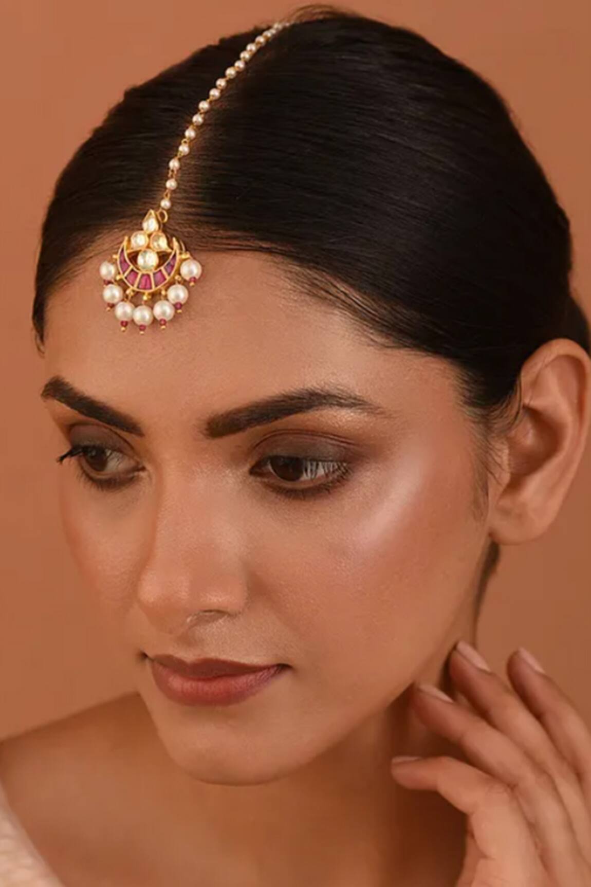 MAISARA JEWELRY Crescent Moon Shaped Maangtikka