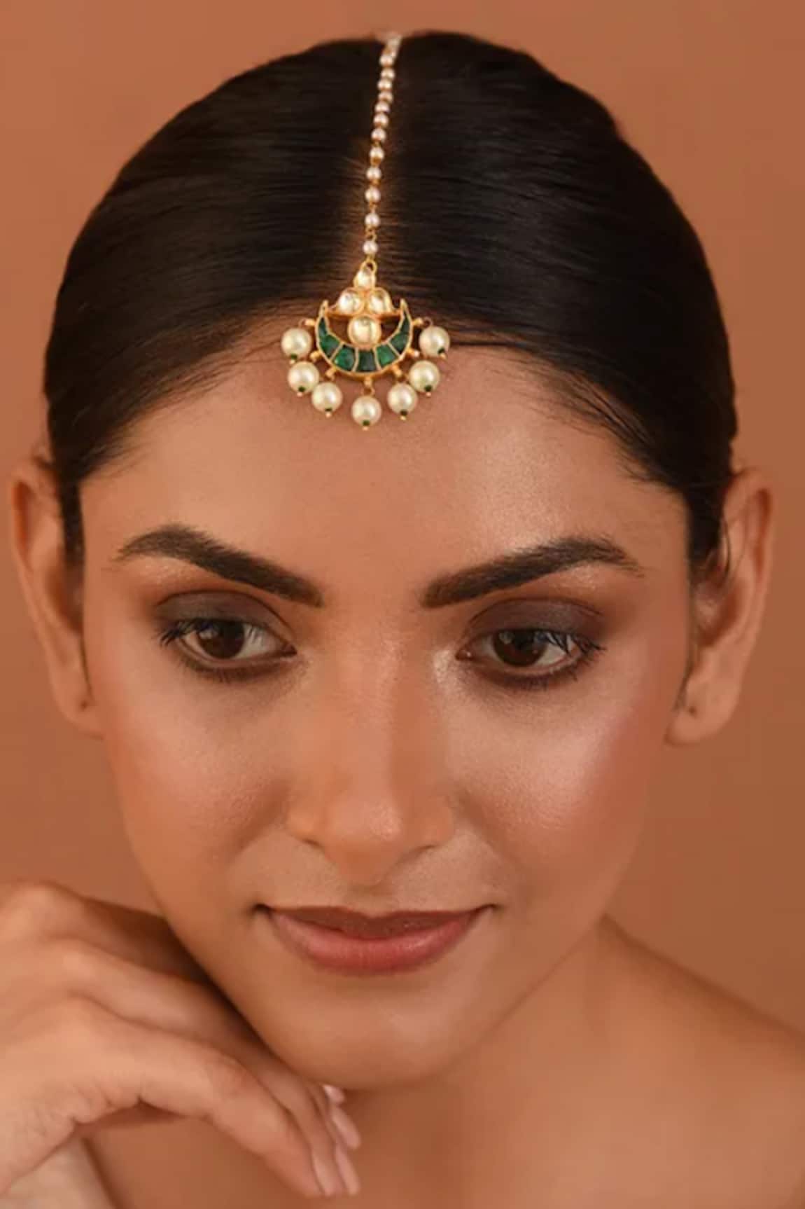 MAISARA JEWELRY Stone Embellished Maangtikka 