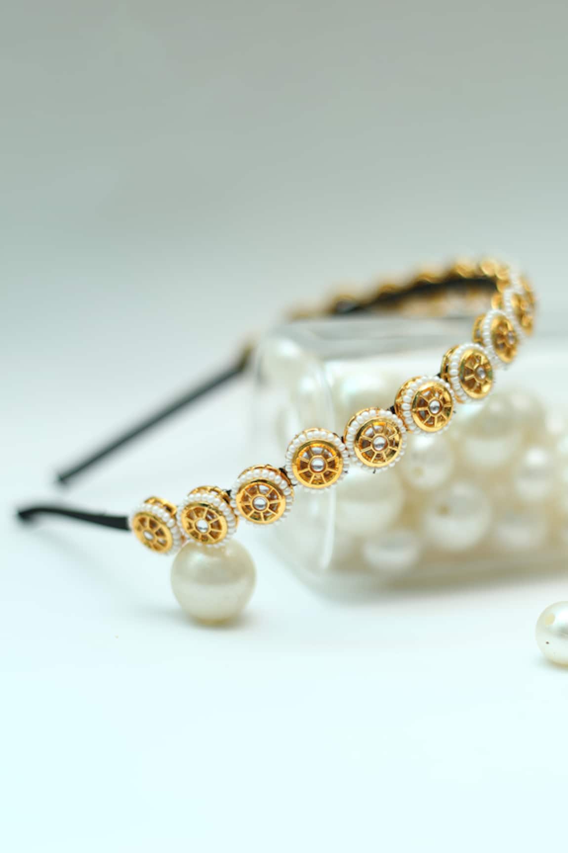 Foot Fuel Embellished Round Broach Hairband 