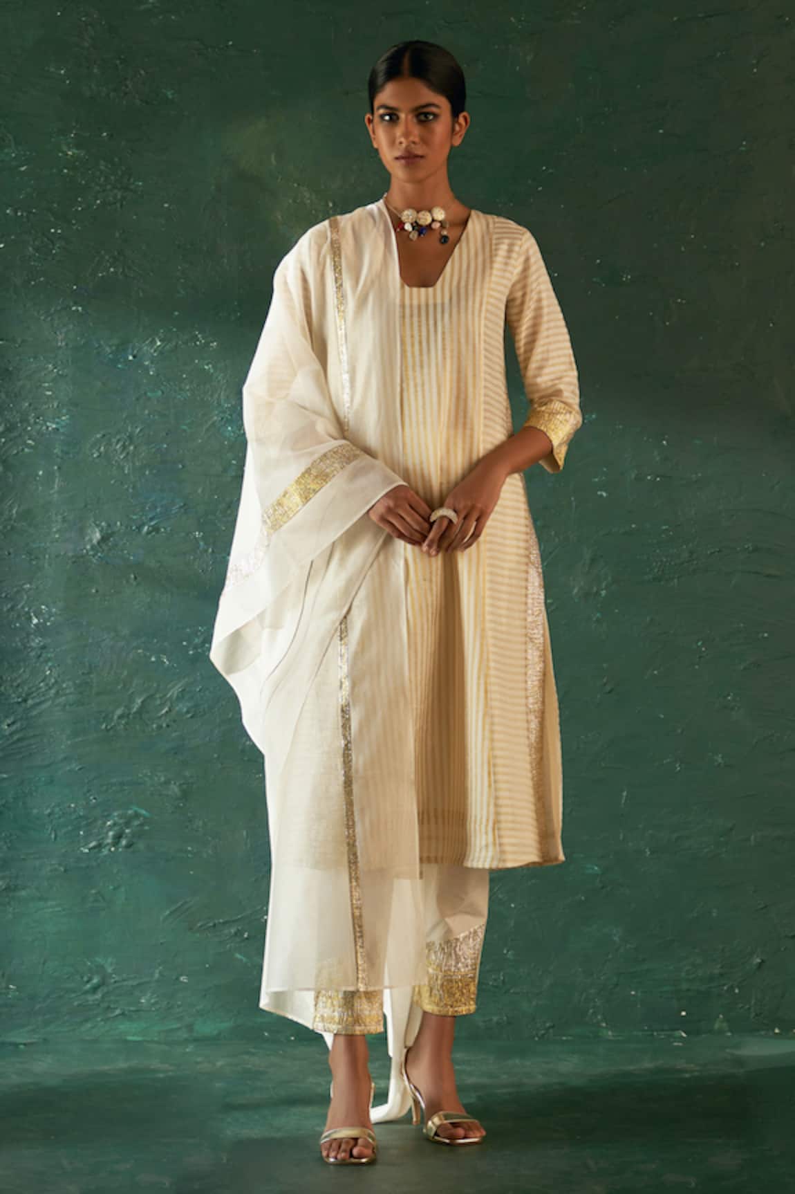 Charkhee Striped Pattern Straight Kurta Pant Set