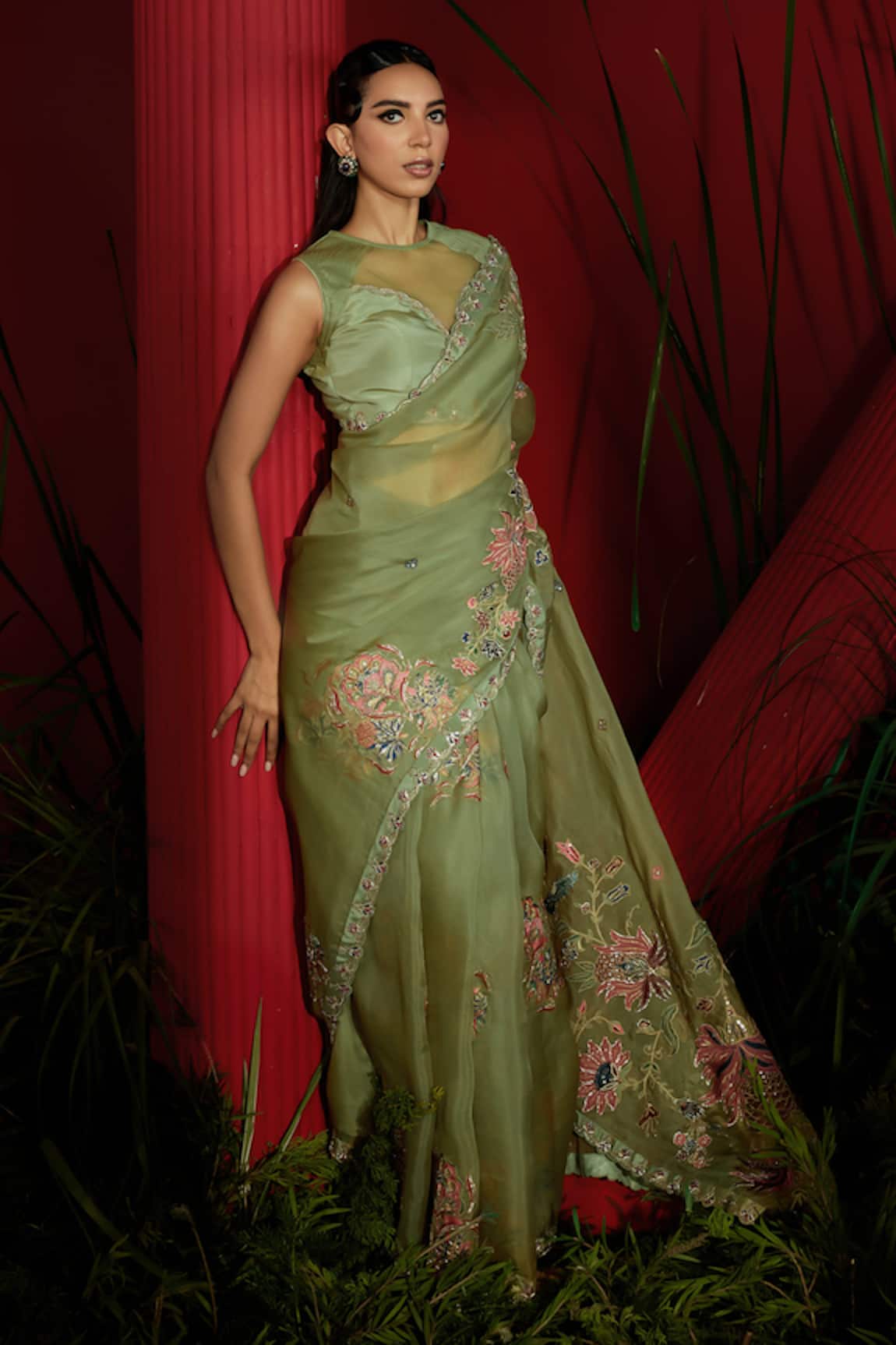Shreeka Dabka & Zari Embroidered Saree With Blouse 