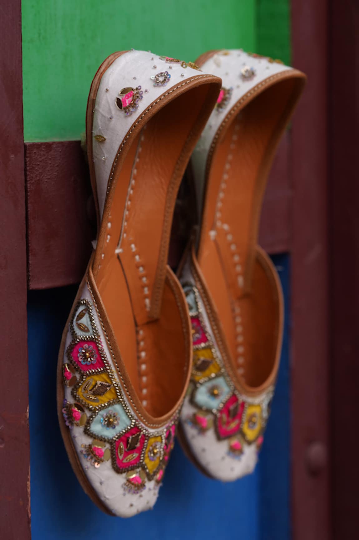 Kasually Klassy Regal Beauty Embroidered Juttis