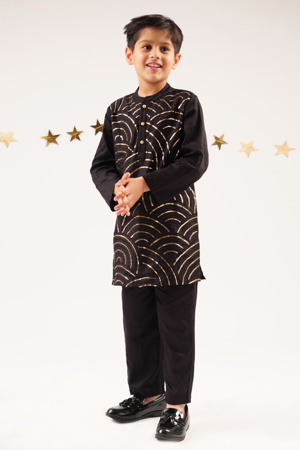 LIL DRAMA Bollywood Tadka Scallop Embroidered Kurta Set