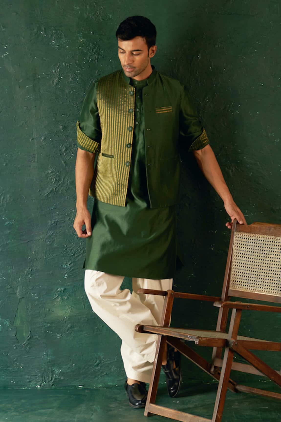 Charkhee Stripe Panel Half & Half Bundi 