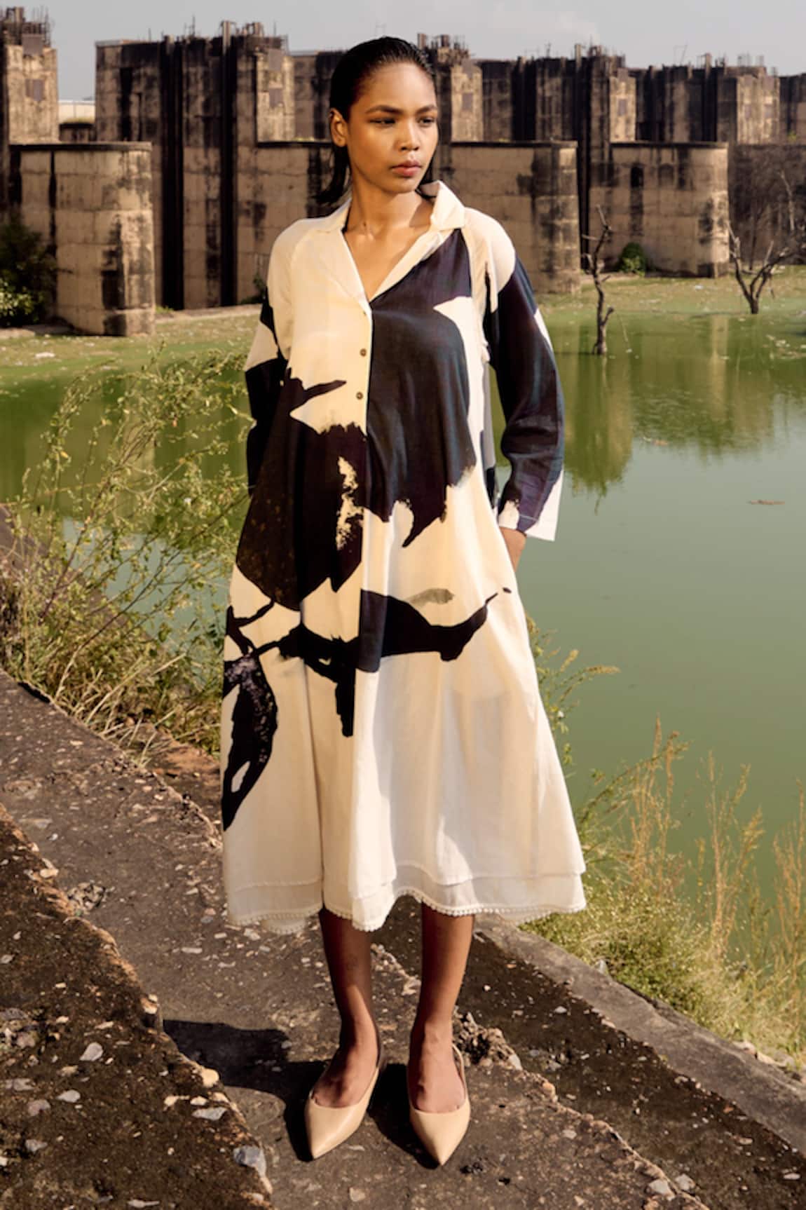 Kharakapas Black & White Art Printed Midi Dress 