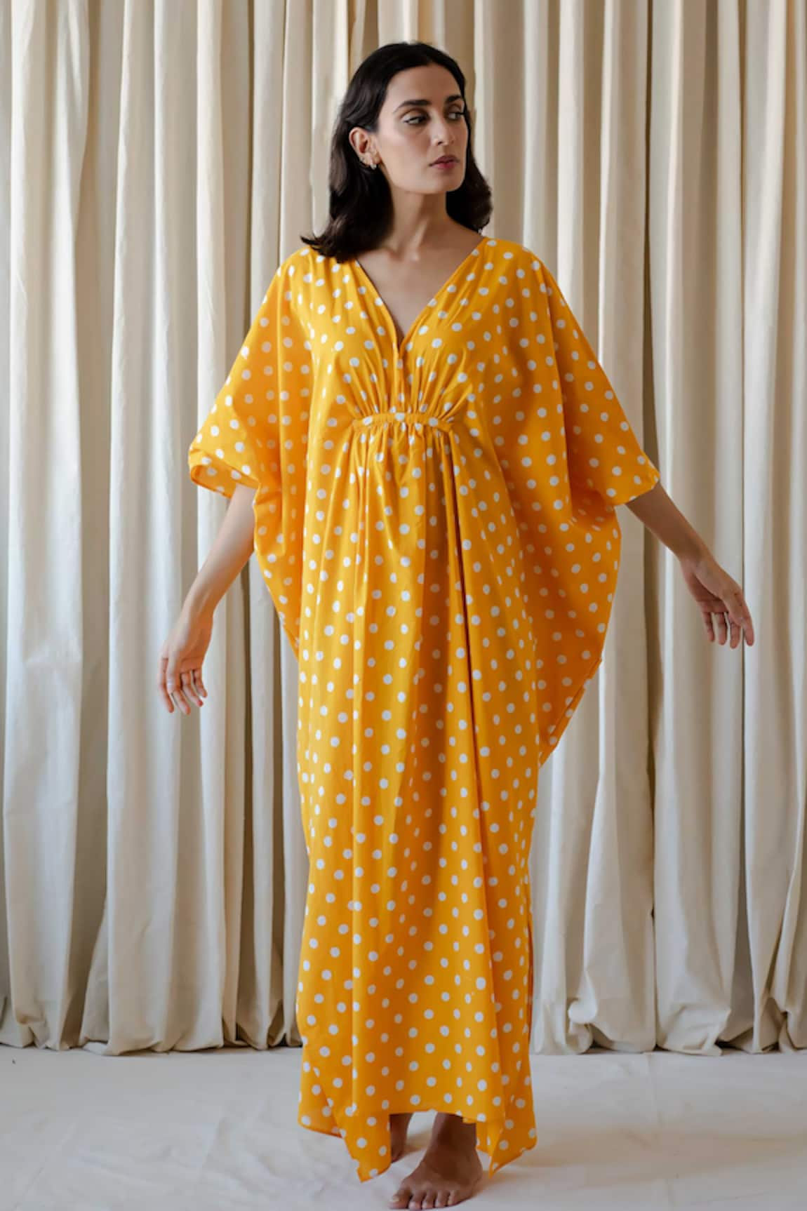 Vanaras Dahlia Polka Dot Print Kaftan