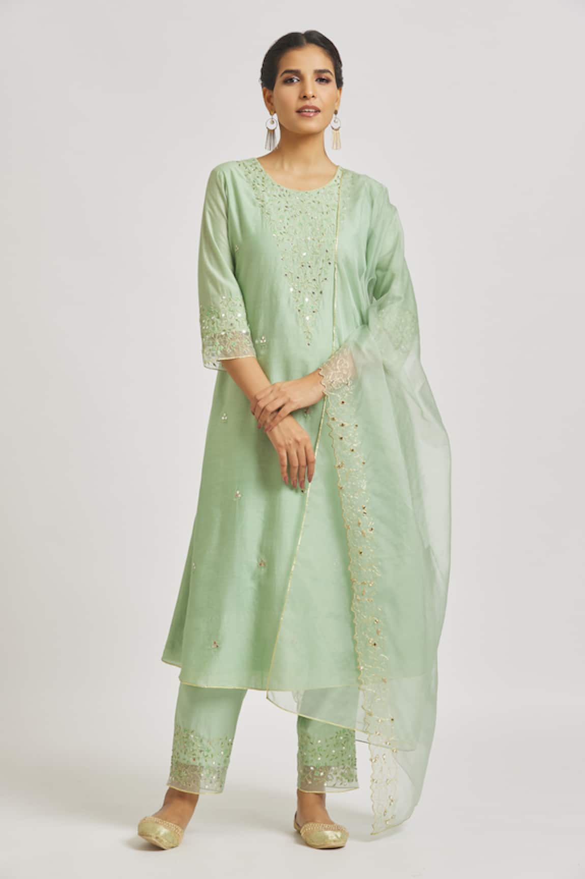Asaga Floral Embroidered Kurta Pant Set