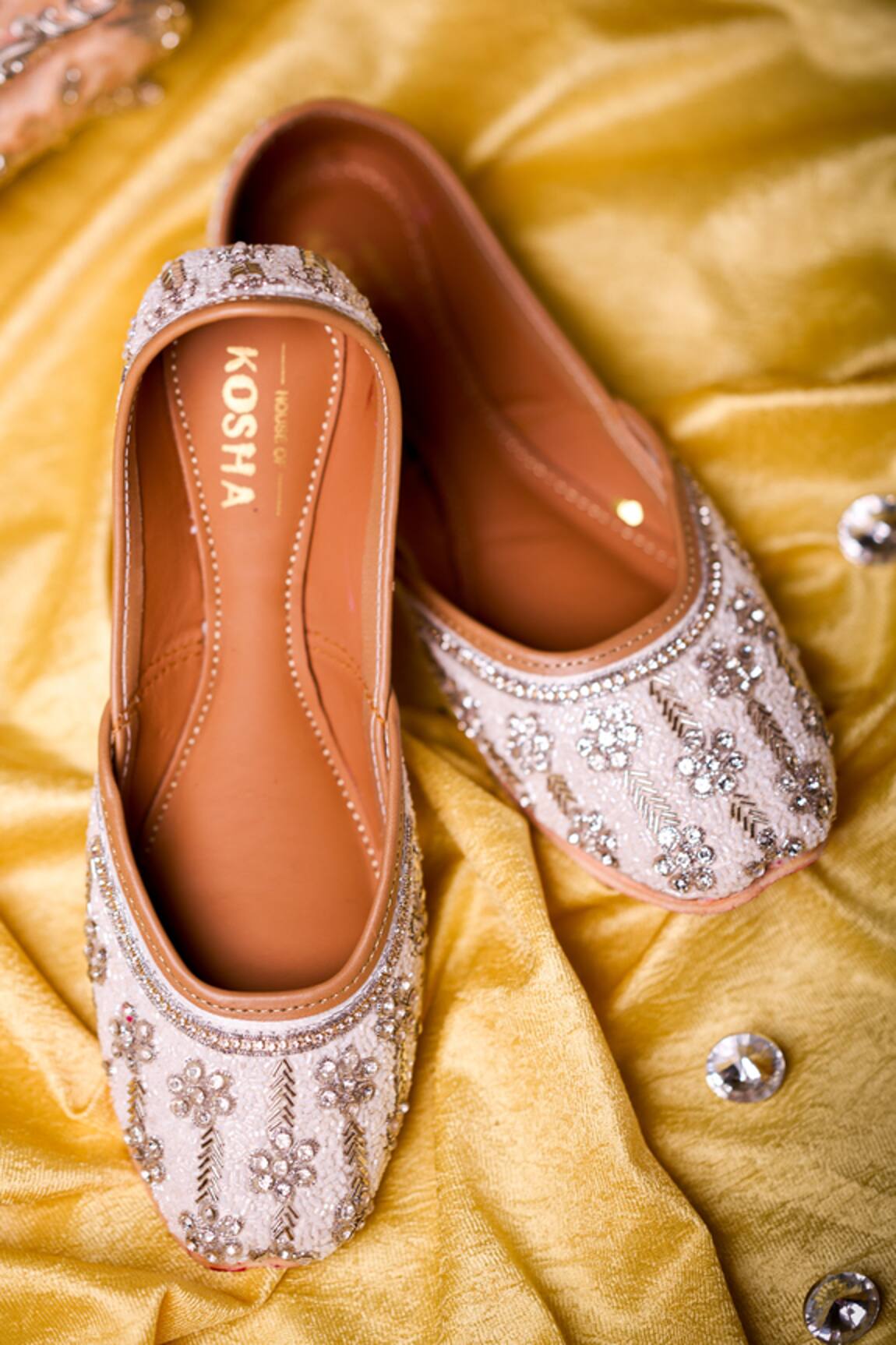 House Of Kosha Snow White Cut Dana Embroidered Juttis 