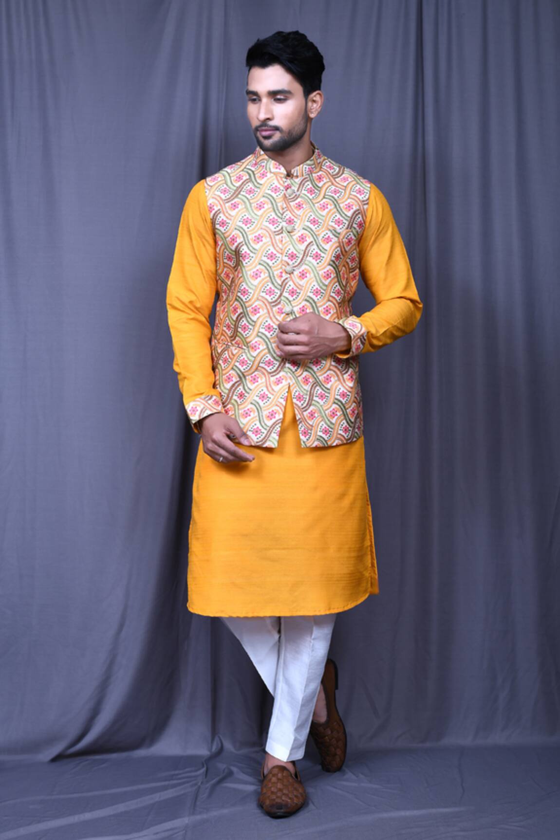 Arihant Rai Sinha Bloom Swirl Print Sleeveless Bundi 