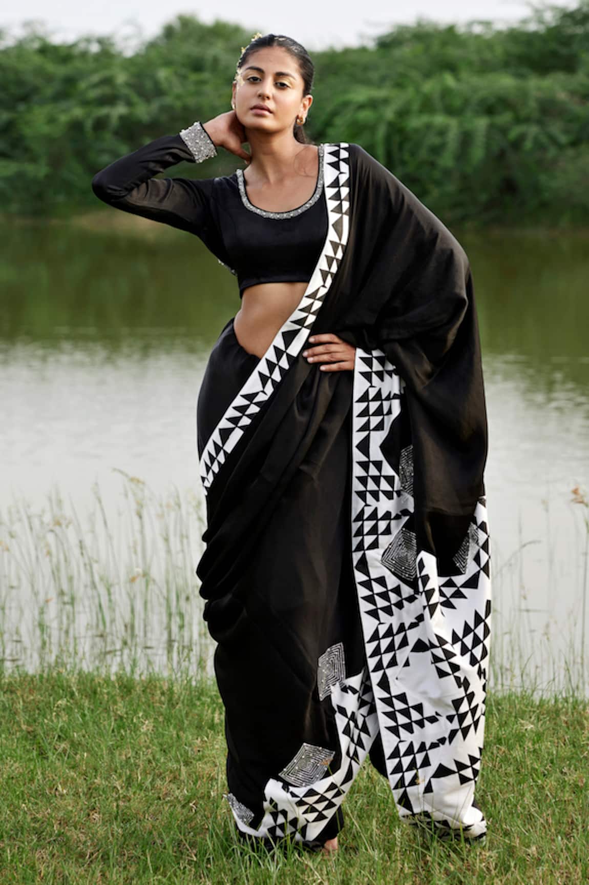 Amrood Prism Print Saree With Blouse