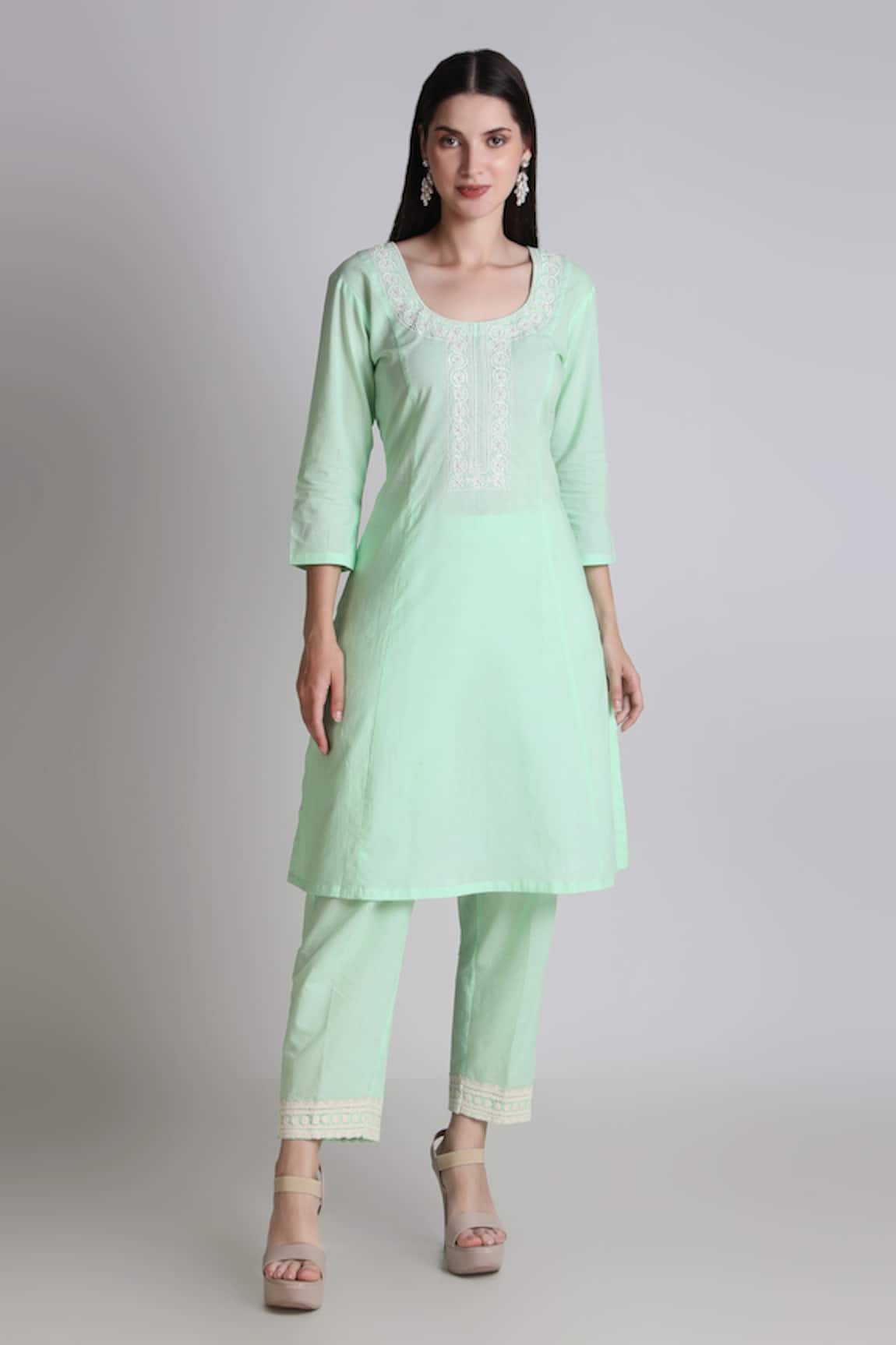 Tashee Placed Floral Embroidered Kurta With Pant