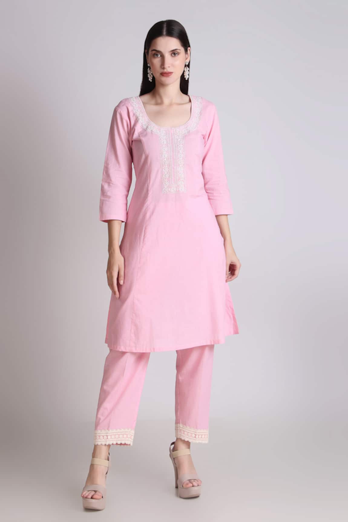 Tashee Pearl Bloom Embroidered Kurta With Pant