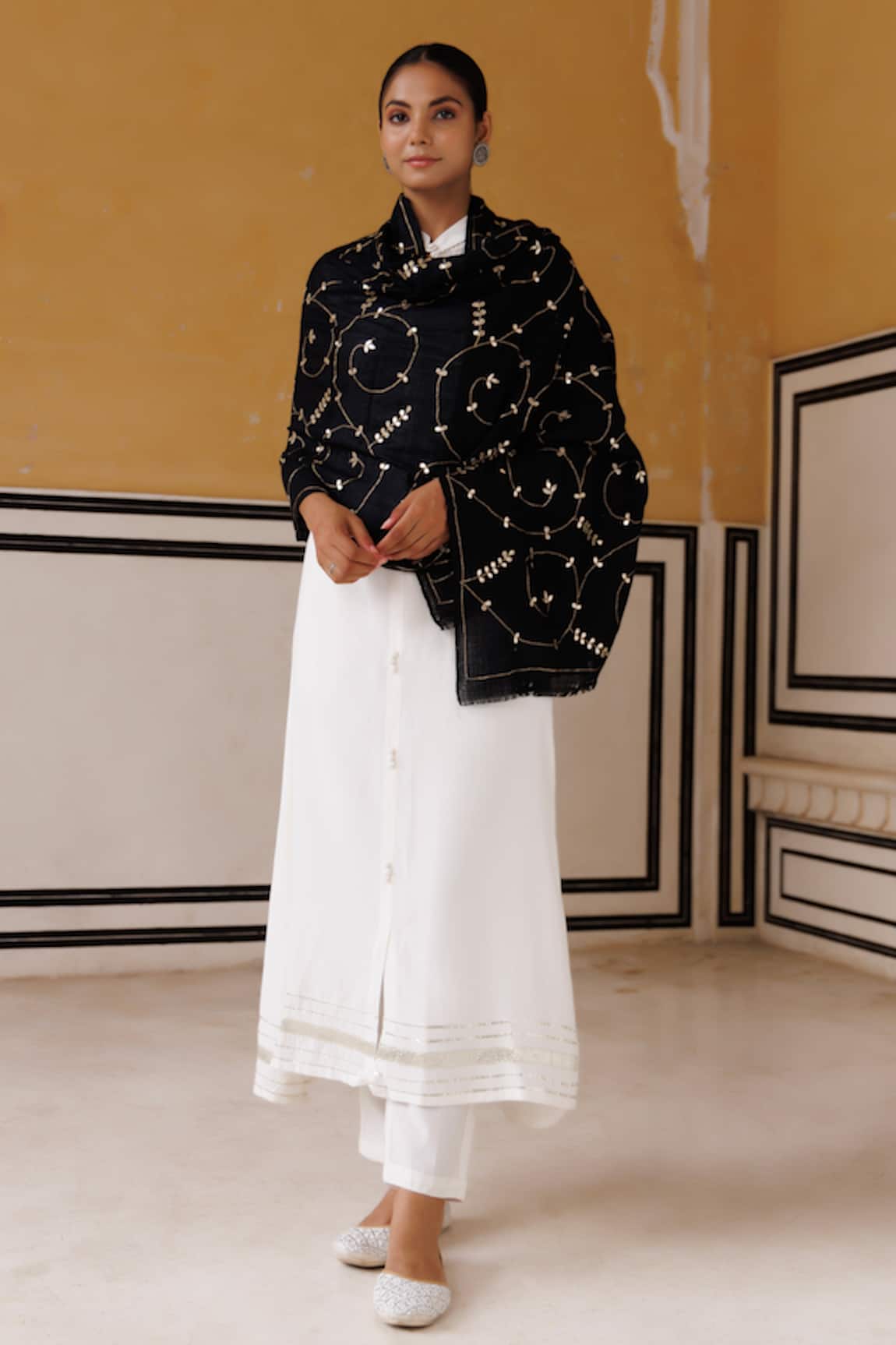 Geroo Jaipur Floral Gotapatti Work Shawl 
