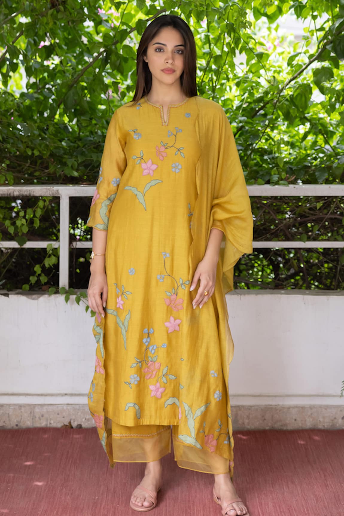 Vaayu Gardenia Bloom Applique Kurta Pant Set