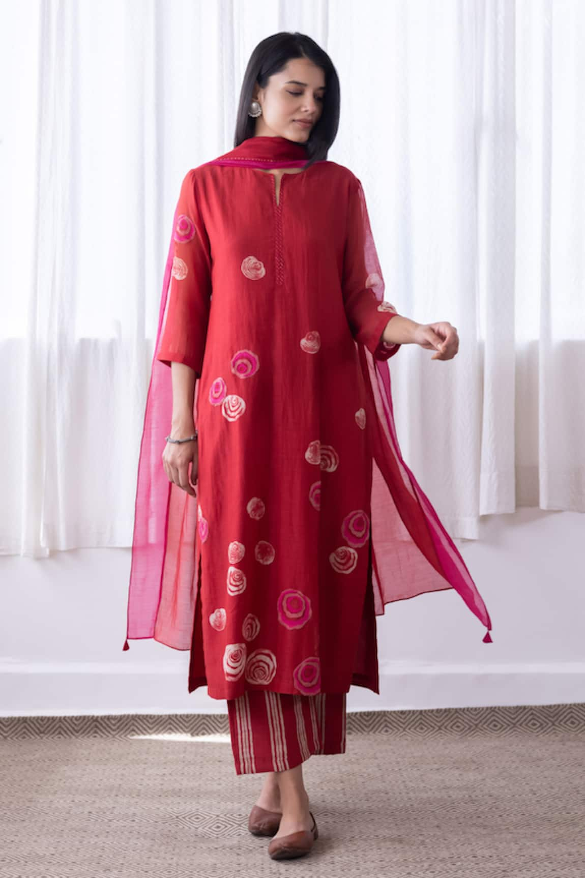 Vaayu Rosa Swirl Print Kurta Pant Set