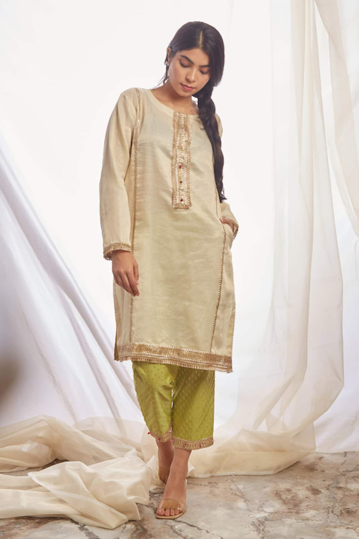 Bo tree Mogra Short Kurta & Banarasi Pant