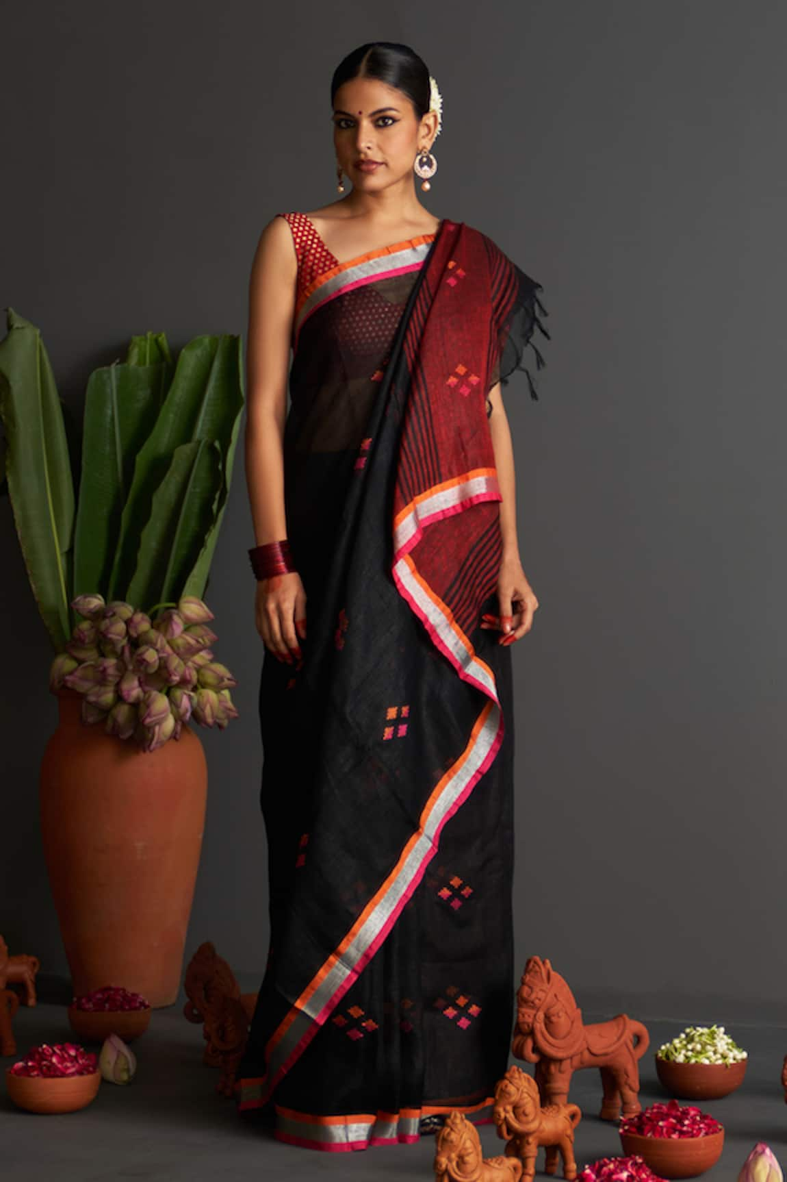 FIVE POINT FIVE Bulbul Geometric Motif Woven Linen Saree With Running Blouse